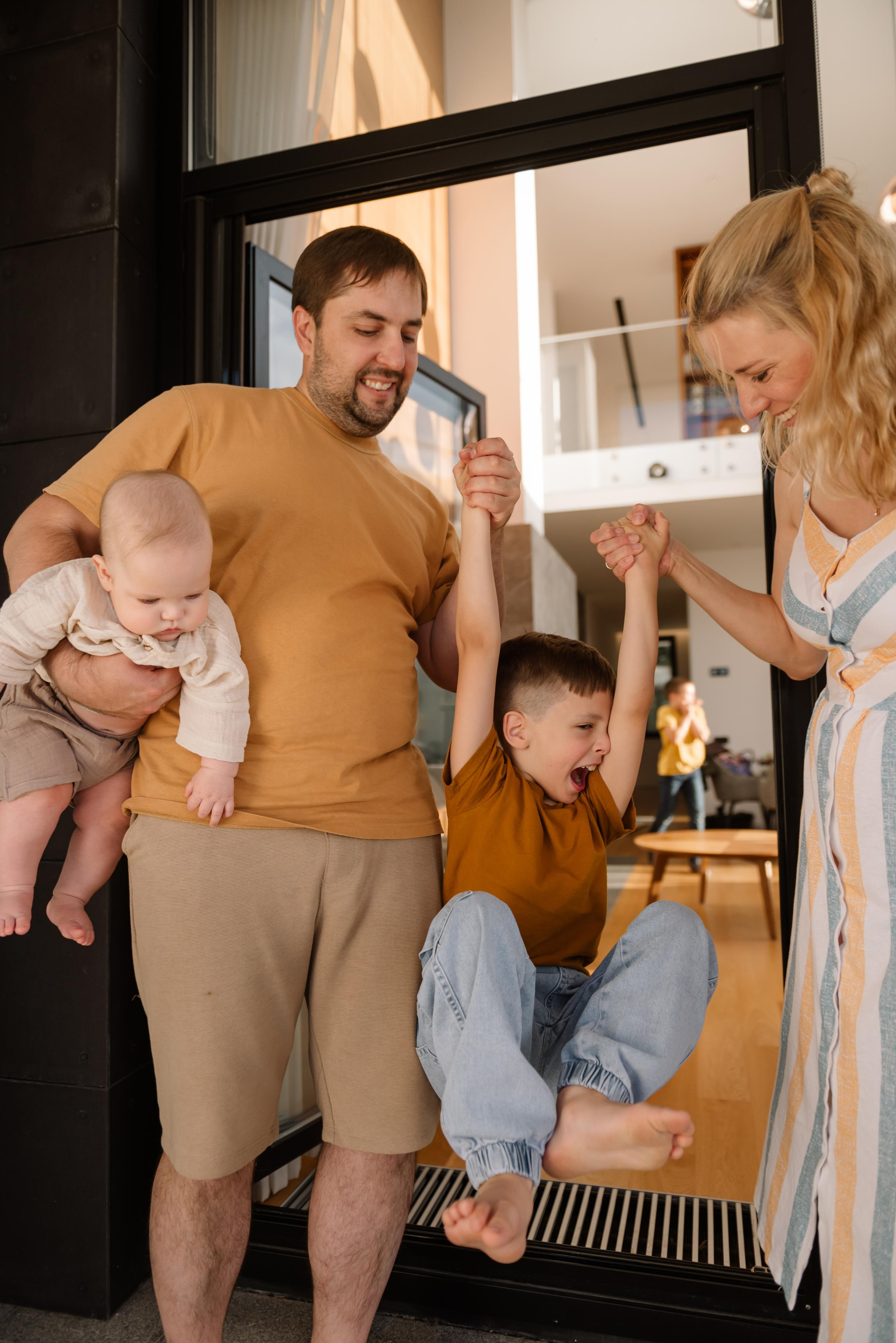 Домашняя семейная фотосессия загородом. Свадебный и семейный фотограф в Санкт-Петербурге Татьяна Пастухова