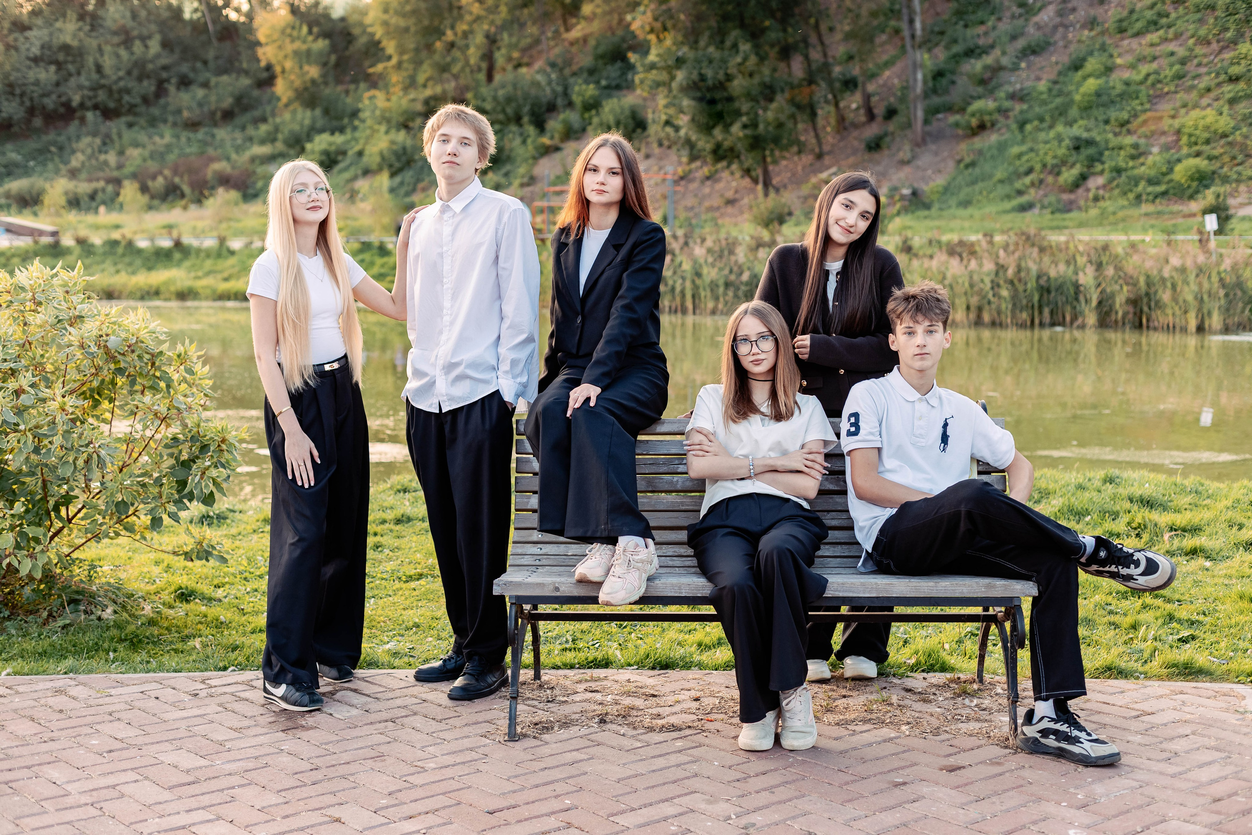 Позирование группы. Выпускные альбомы для детского сада и школы