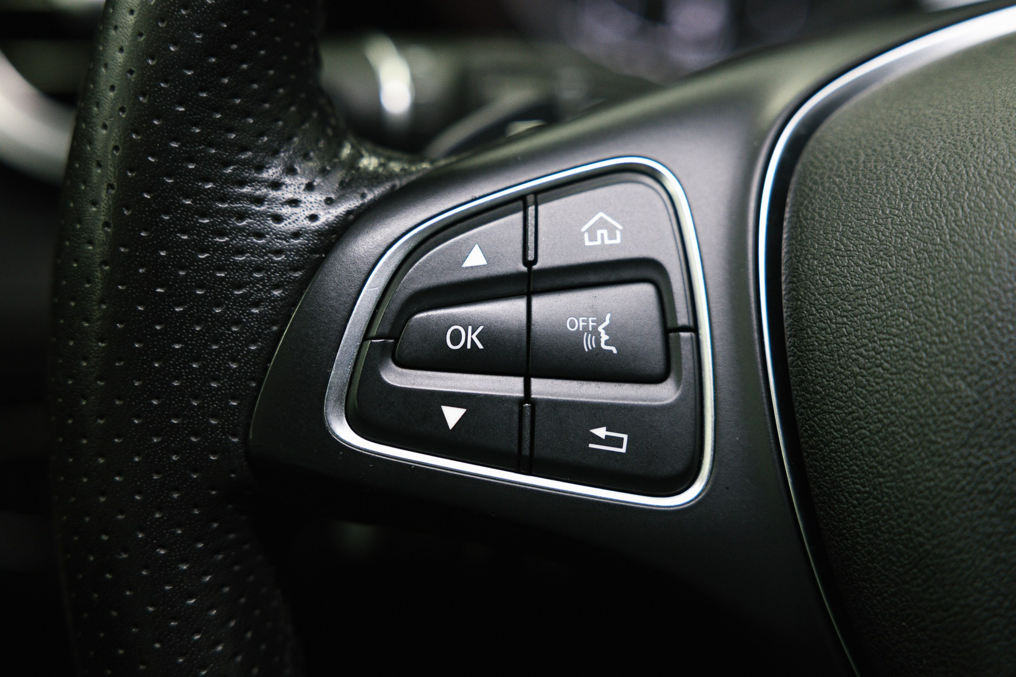 Mercedes-Benz GLC 250 2.0 4MATIC 9G-Tronic (211 л. с.). Автосалон «Х-Авто»