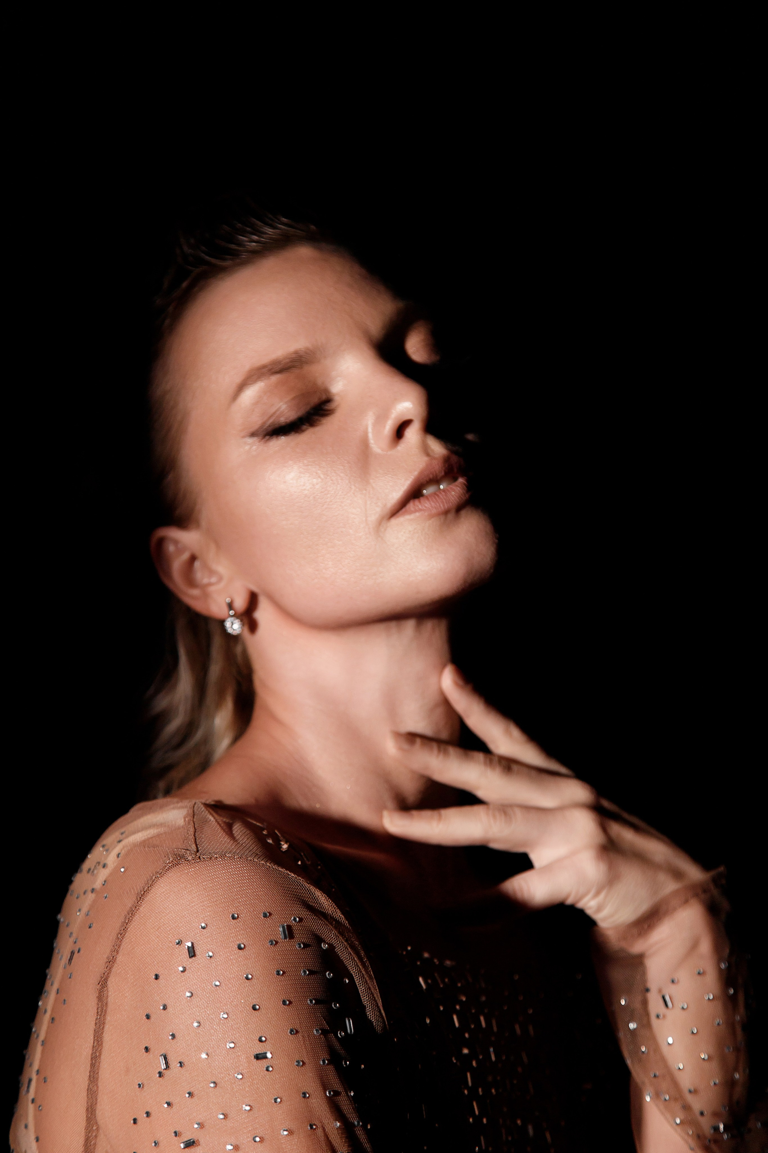 Фотографирую женский портрет в Новосибирске, найду самый лучший взгляд на вас через свой объектив. Фотограф Ольга Баранова