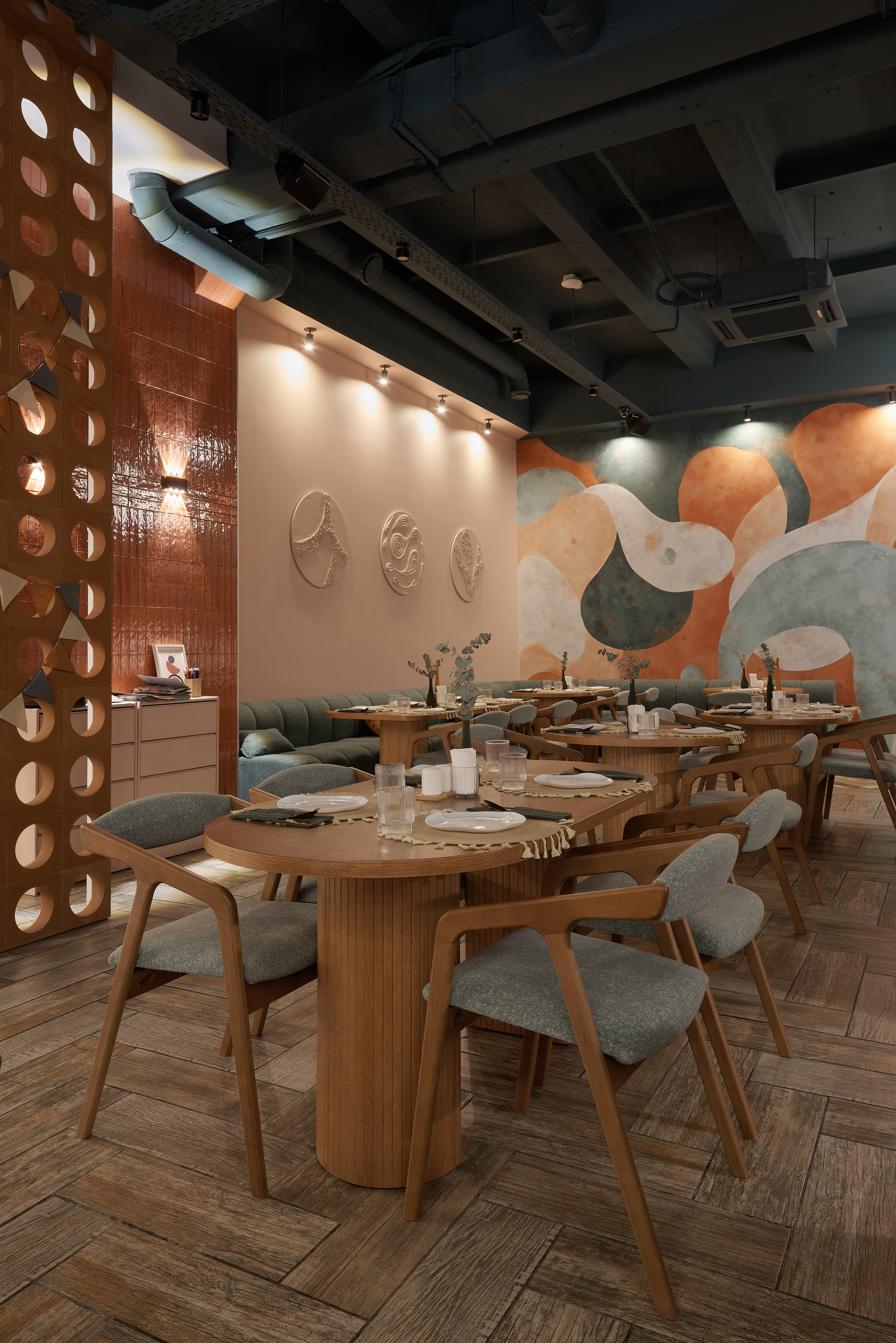 Интерьерная фотосъемка ресторана Ива и Олива Челябинск. Абросимов Лев интерьерный и архитектурный фотограф