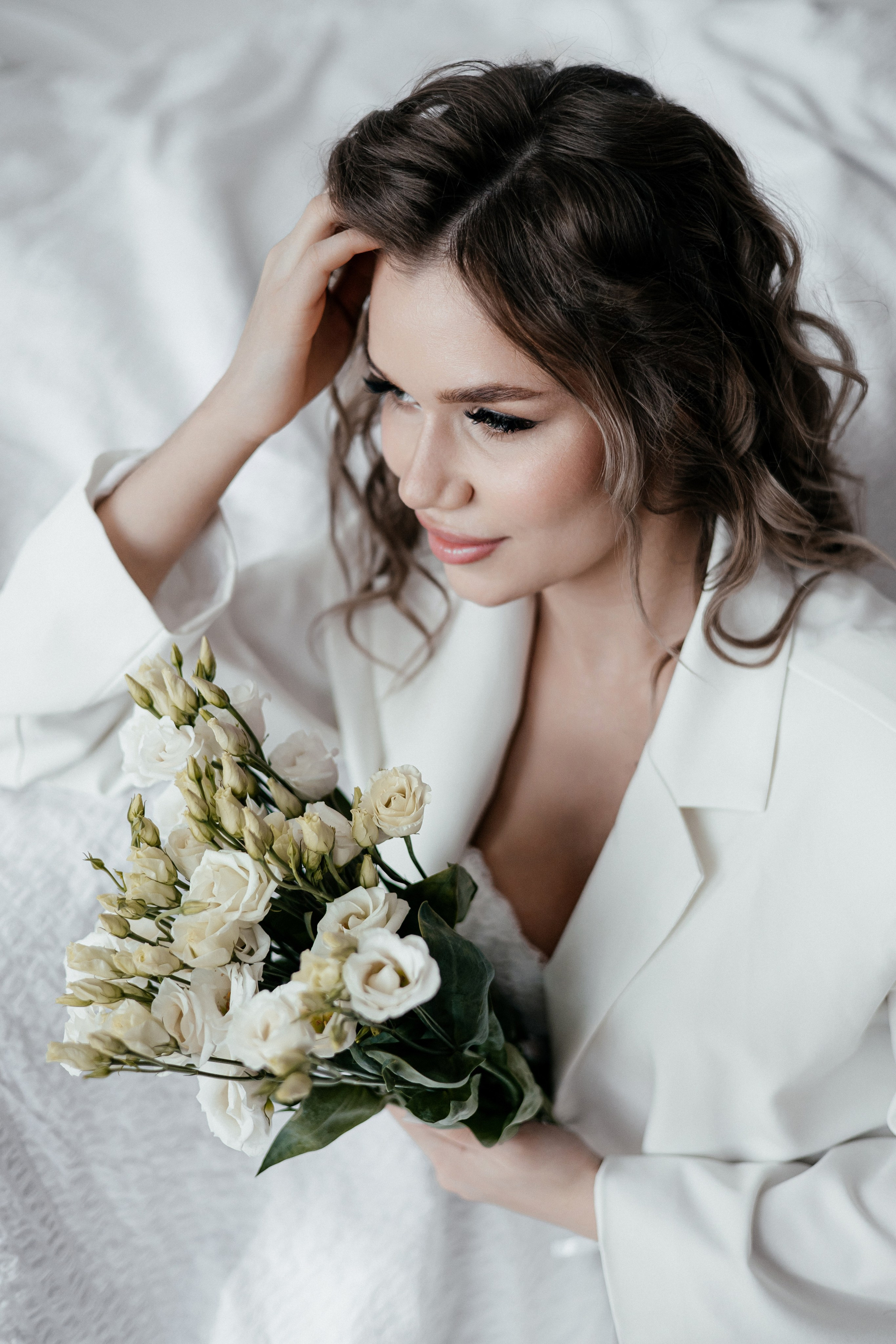 Лиза. белые цветы