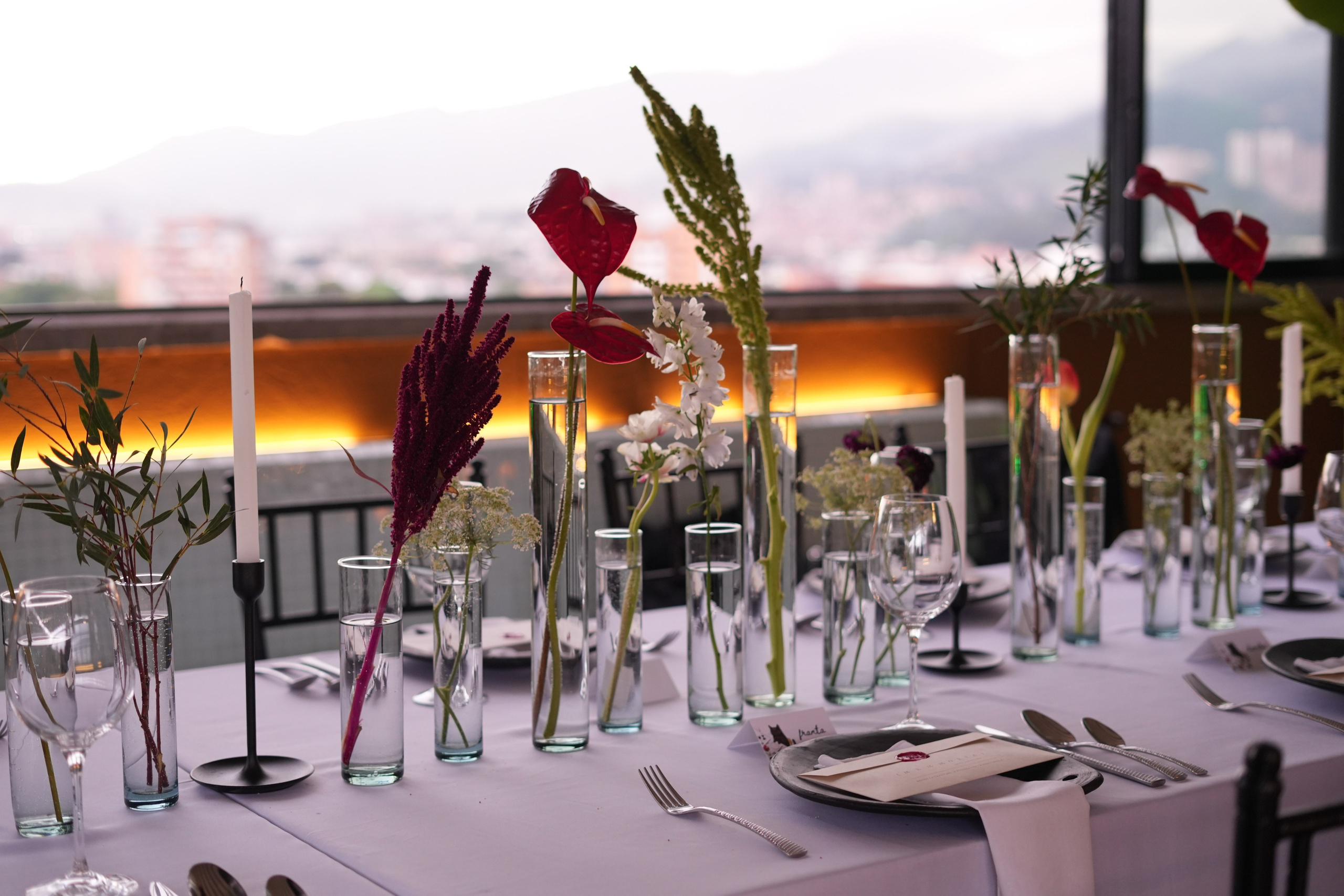 Olivia and Zack / 1 wedding day. Wedding Photographer in Barcelona and Medellin