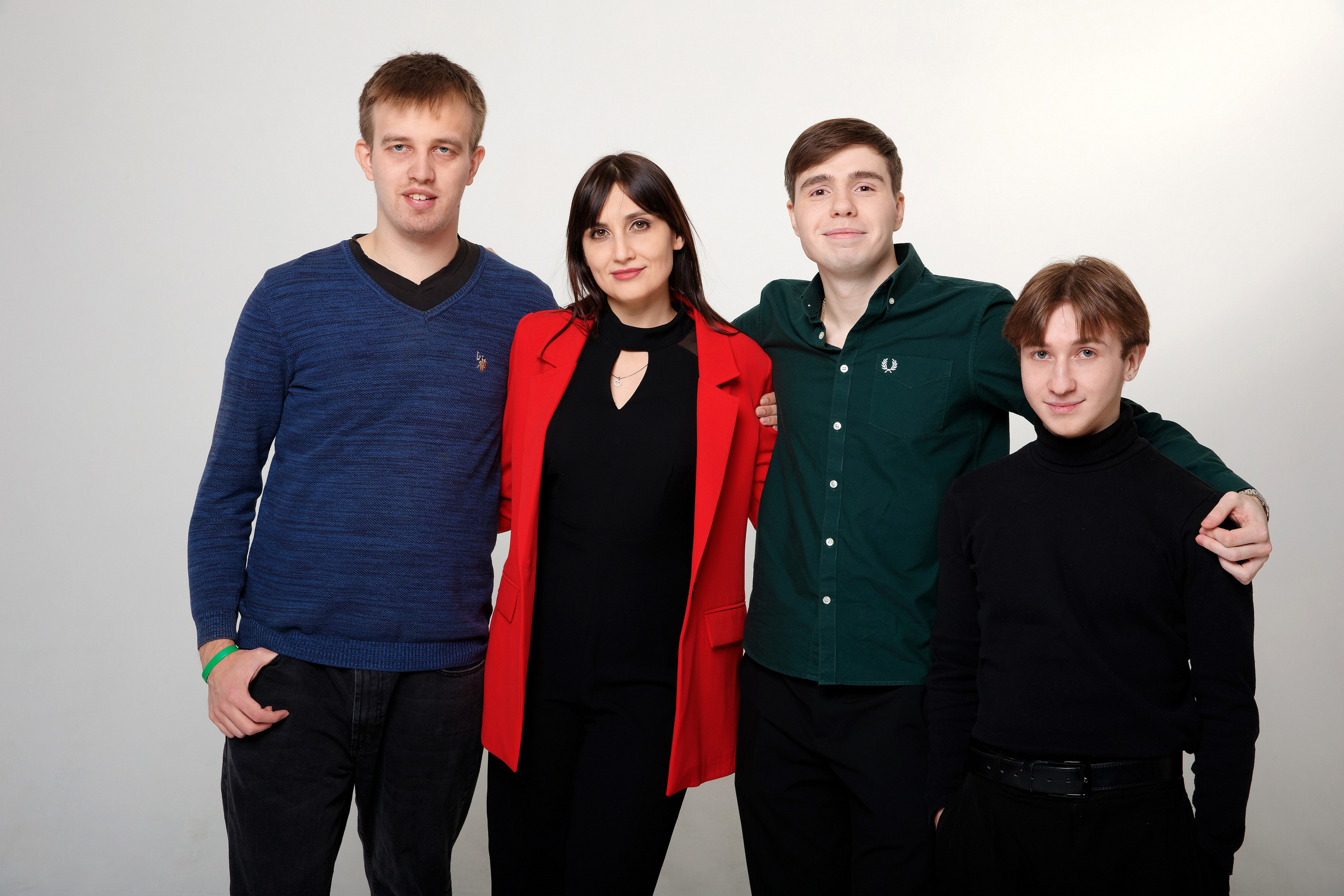 Компания «Алистер». Отдел продаж. Семейный фотограф — Макс Белогрудов