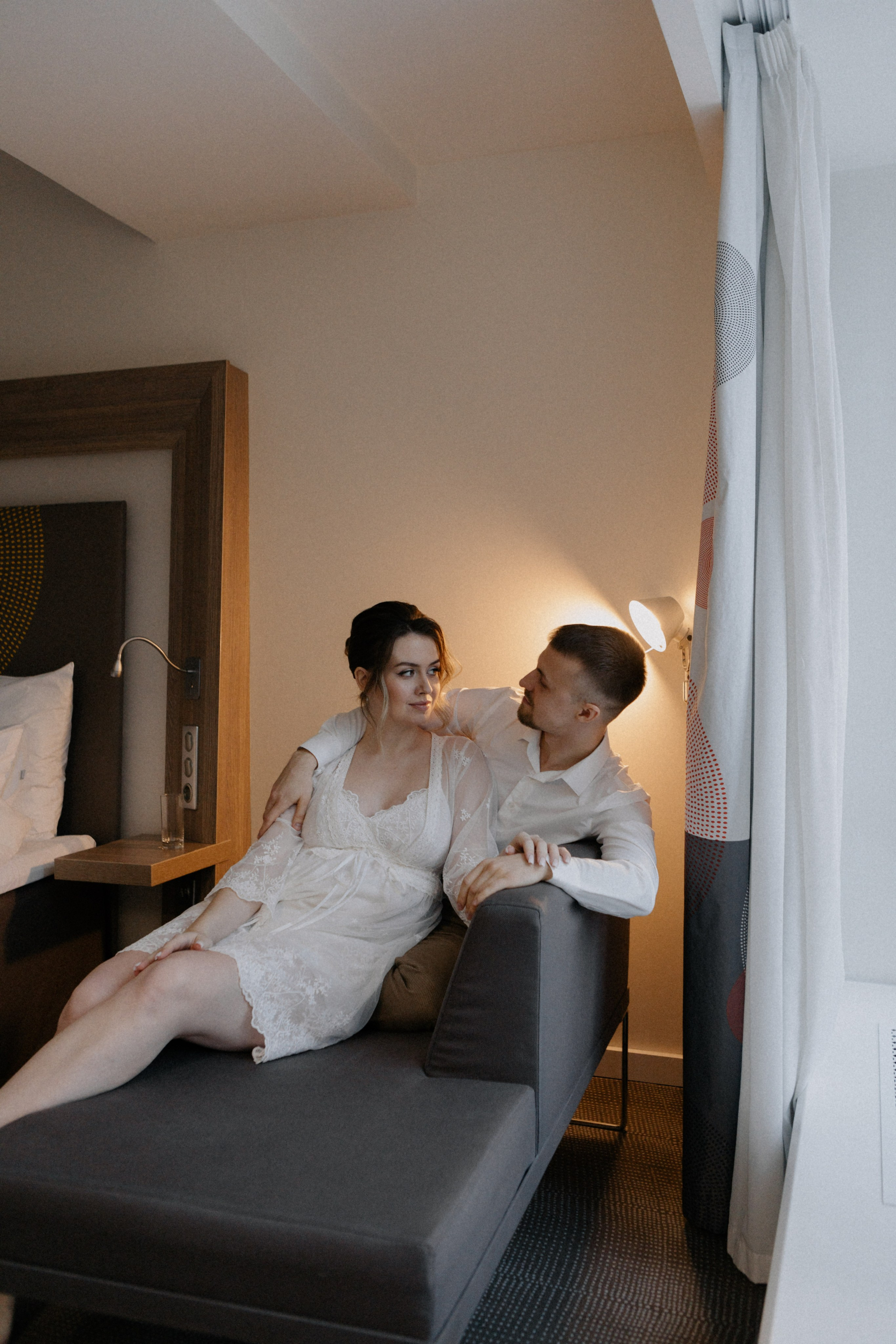 Ксюша и Илья. Утро в отеле роспись в Birds. Свадебный и портретный фотограф в Москве Анастасия Масюк