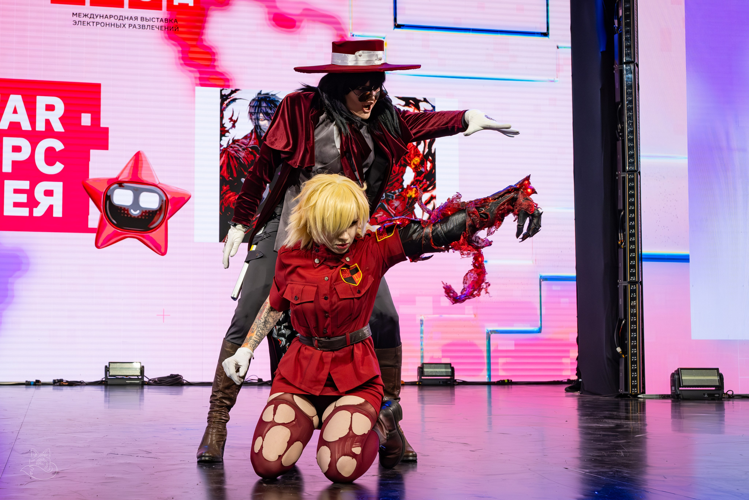 Сцена РЭД ЭКСПО 2024. Косплей фотограф