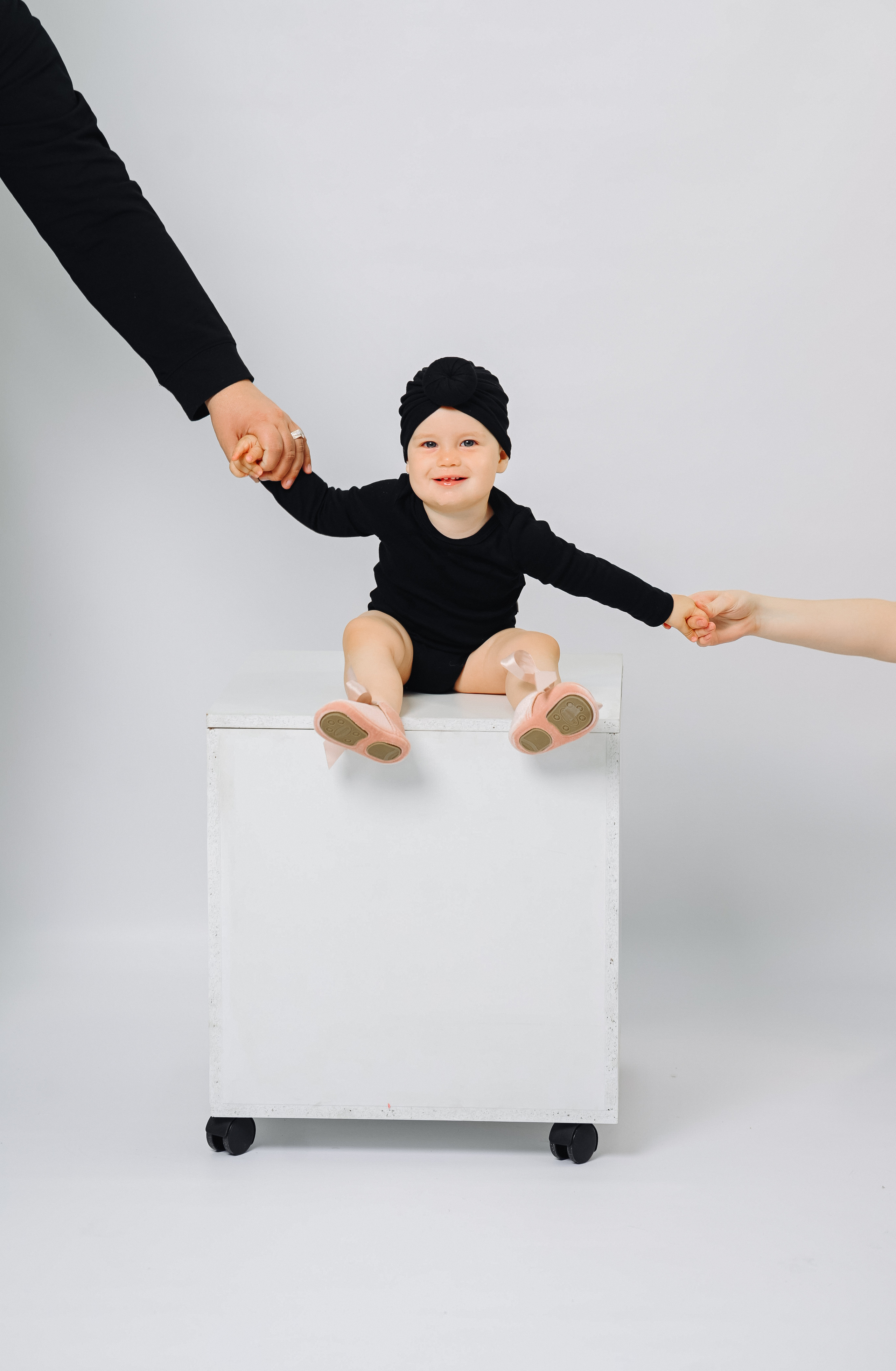 Фотосессия в стиле Vogue в фоновой студии (на однотонном фоне). Свадебный, семейный и школьный фотограф в Бийске Ксения Мамаева