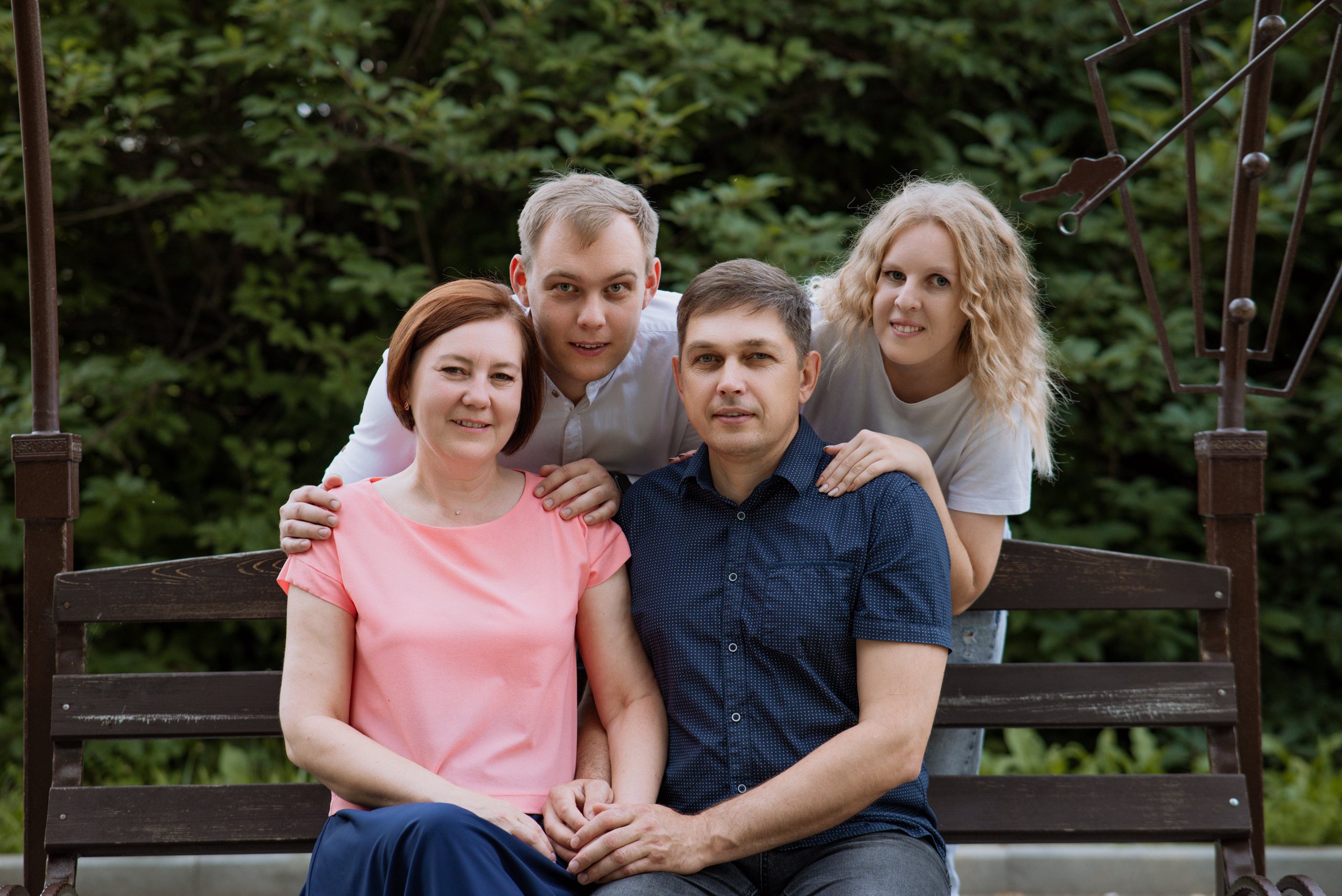 Семейная фотосессия на природе. Свадебный, семейный и школьный фотограф в Бийске Ксения Мамаева