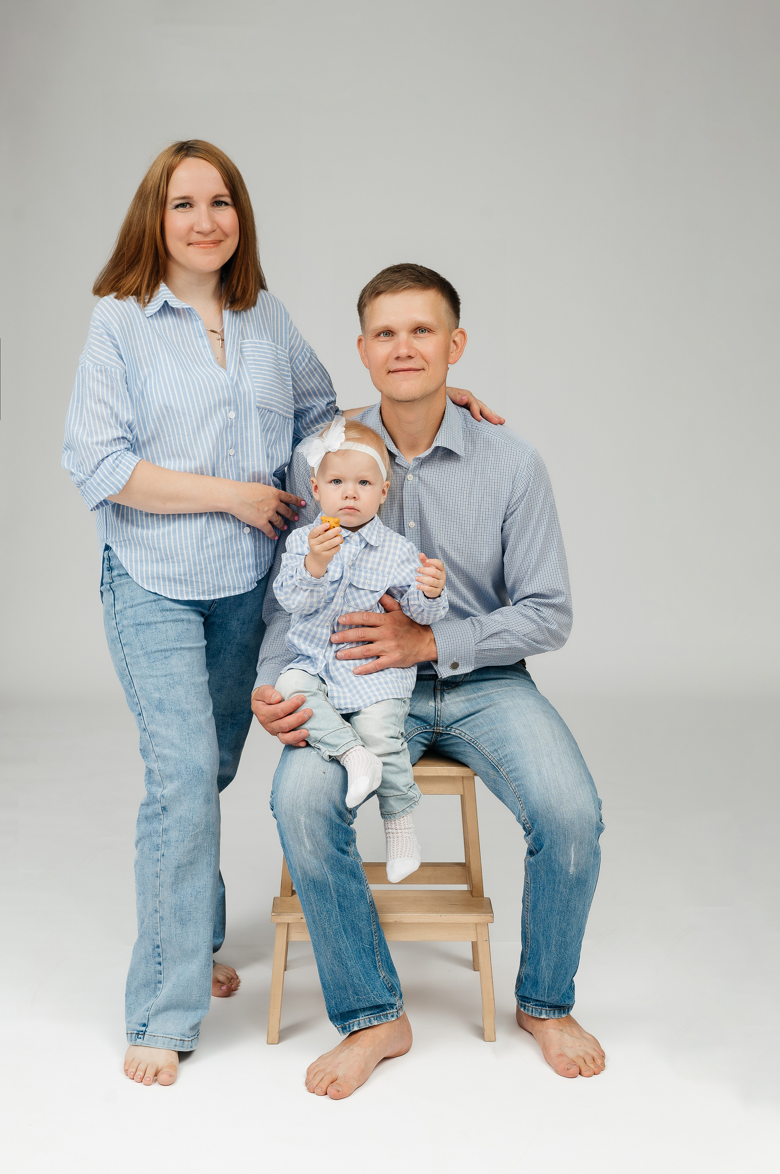 Фотосессия в стиле Vogue в фоновой студии (на однотонном фоне). Свадебный, семейный и школьный фотограф в Бийске Ксения Мамаева