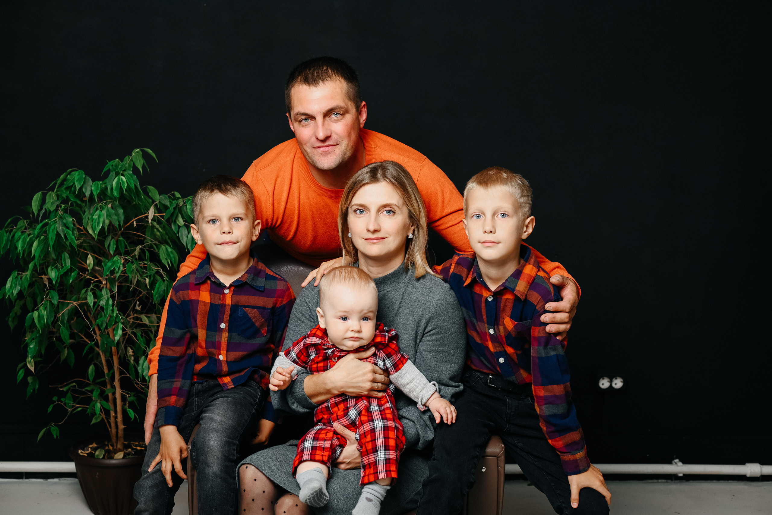 Интерьерная в студии. Свадебный, семейный и школьный фотограф в Бийске Ксения Мамаева