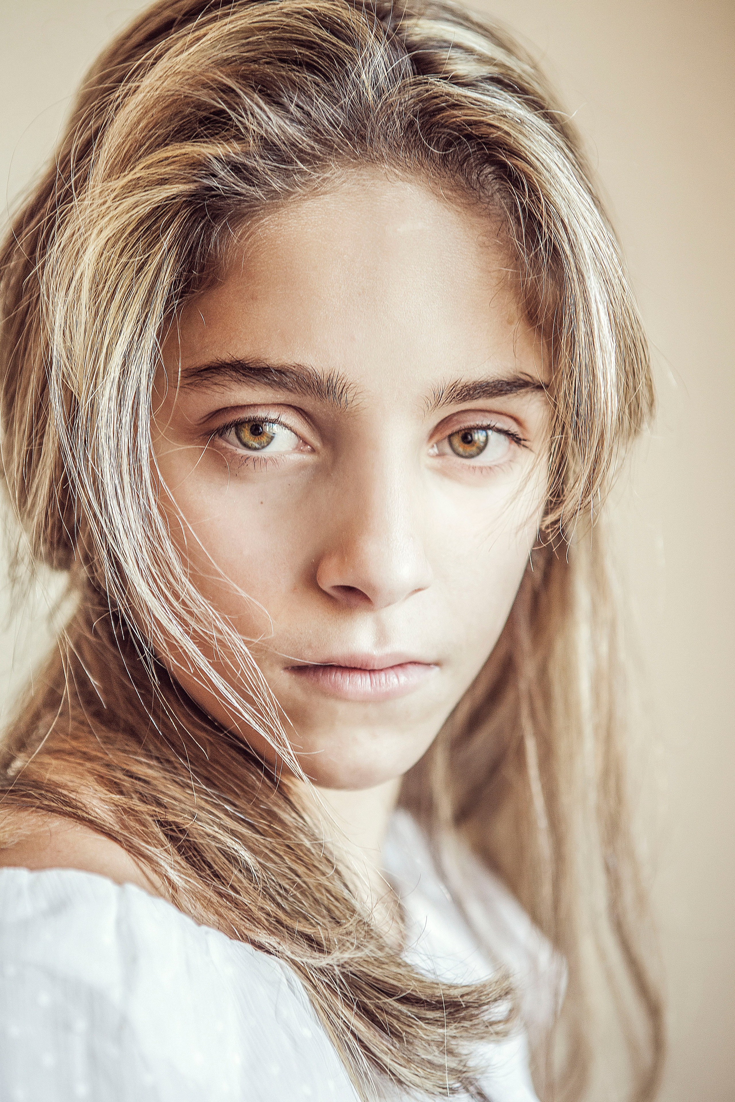 Серии: «сёстры». Мультижанровый фотограф Дарья Strebog