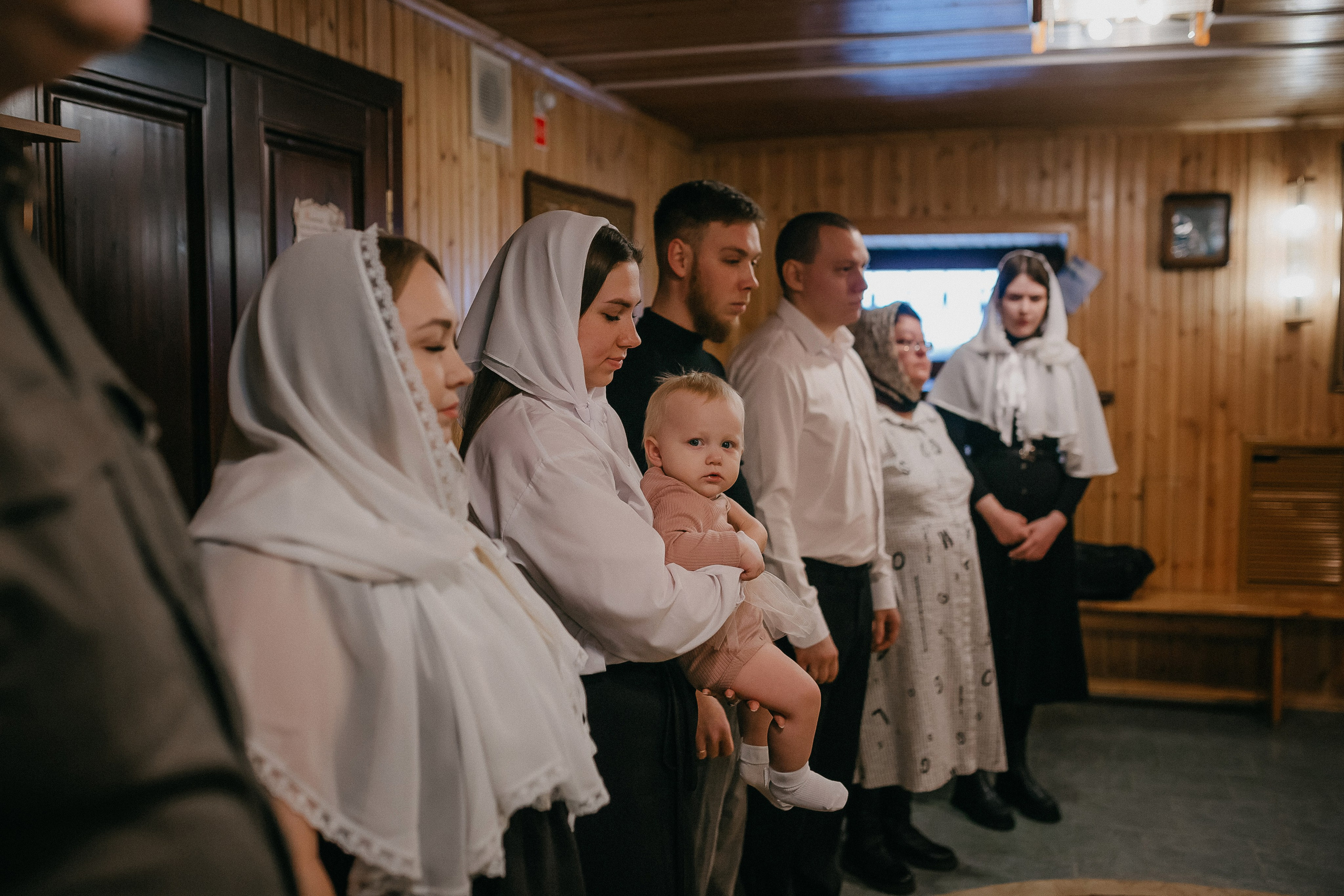 Крещение Виктории. Храм Симеона Верхотурского п.Барсово. Семейный фотограф в Сургуте