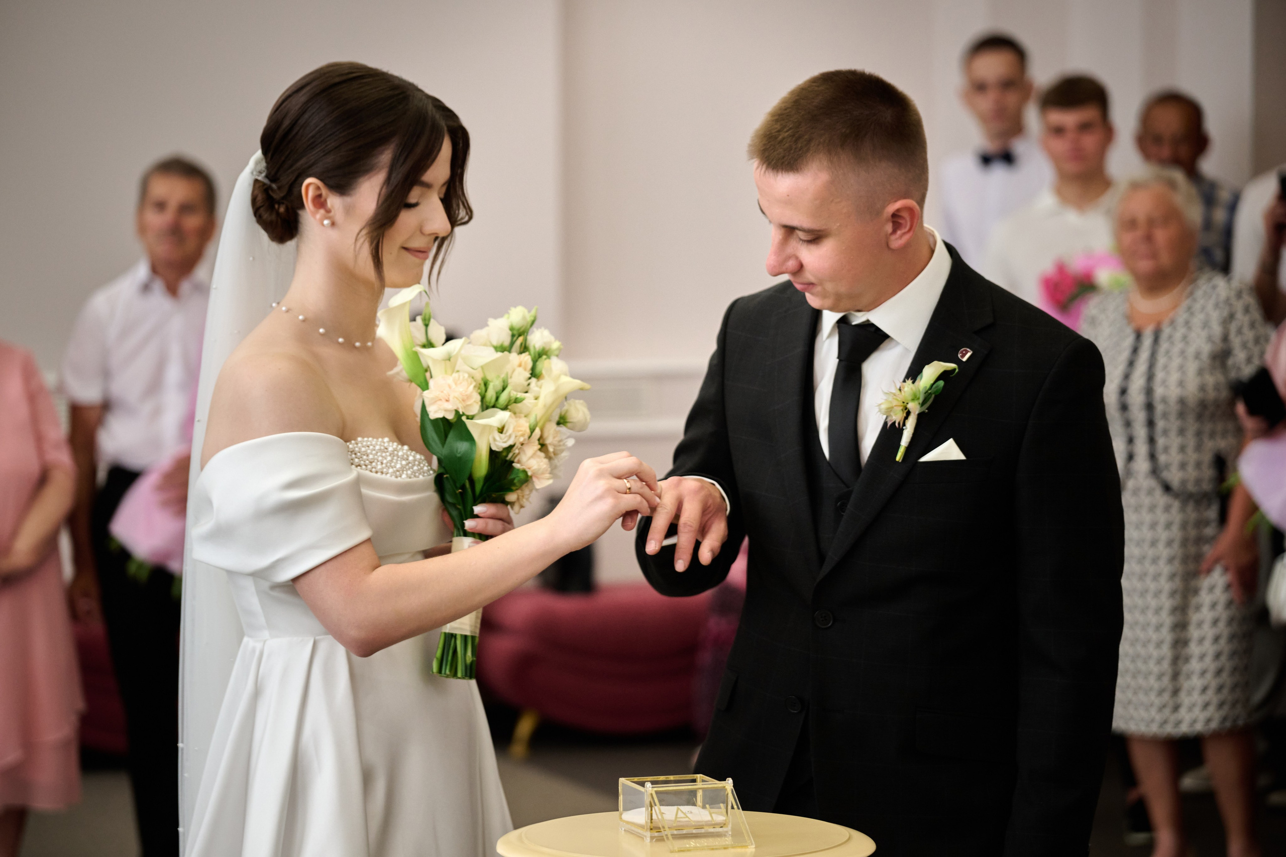 Свадебная фотосессия Никиты и Ангелины в Старом Осколе. Профессиональный фотограф Старый Оскол, Губкин — свадьба, венчание, крещение, юбилей и день рождения