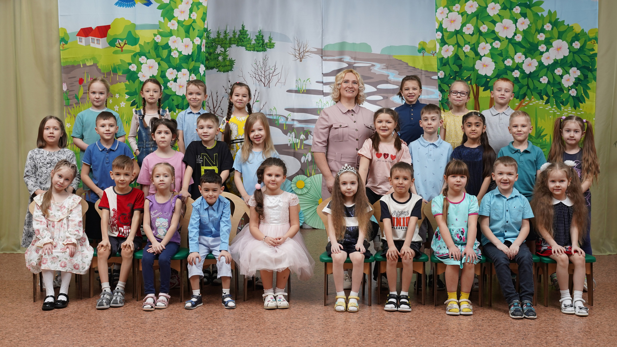 Фотопапка — трюмо из детского сада. Фотограф в Березовском Умерова Ю. Фотограф в детский сад в Екатеринбурге, выпускные альбомы Юлия Умерова