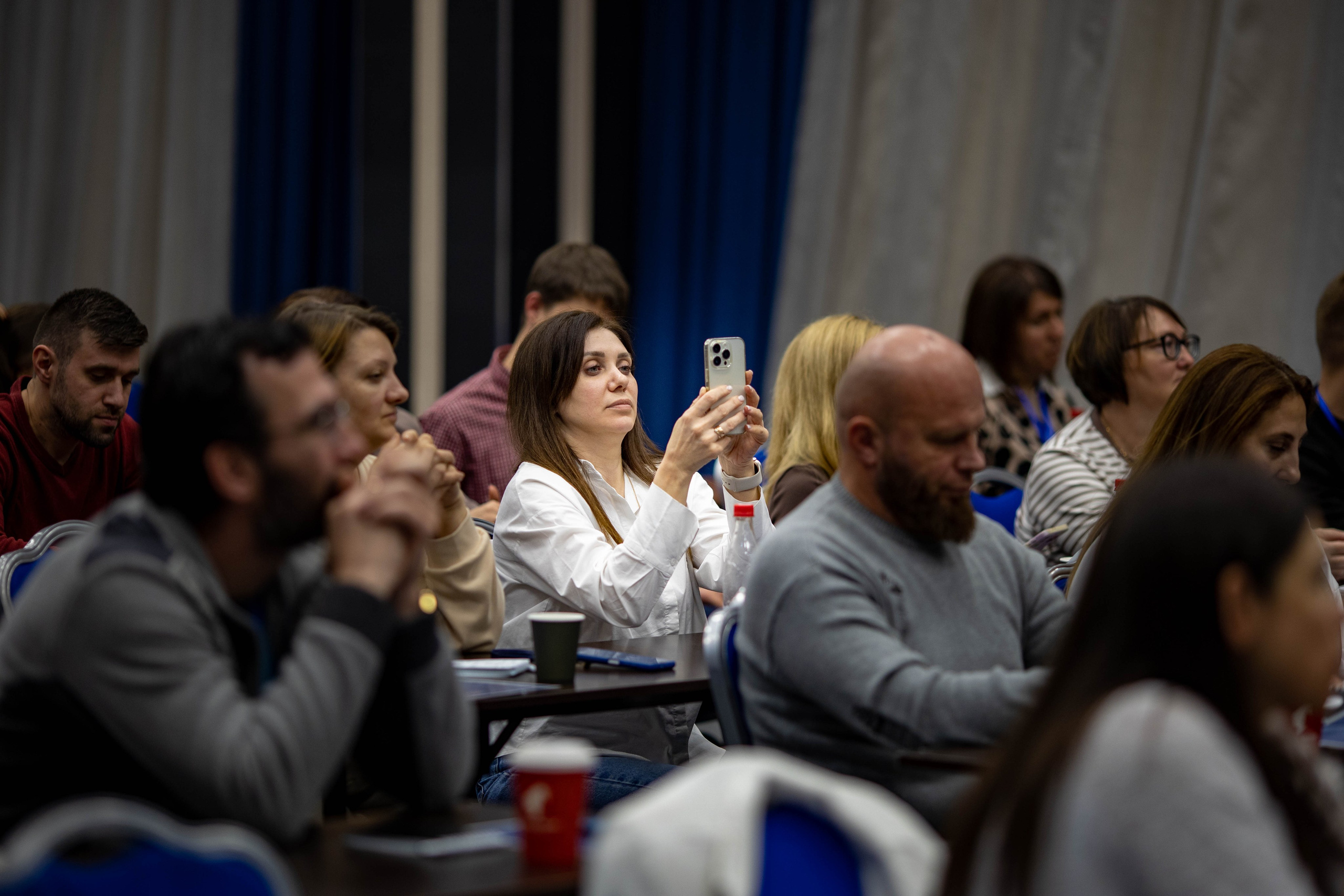 КОНФЕРЕНЦИЯ ПО ПОСУТОЧНОЙ АРЕНДЕ. Медиапродюсер, фотограф в Минеральных Водах —Виктор Холодов