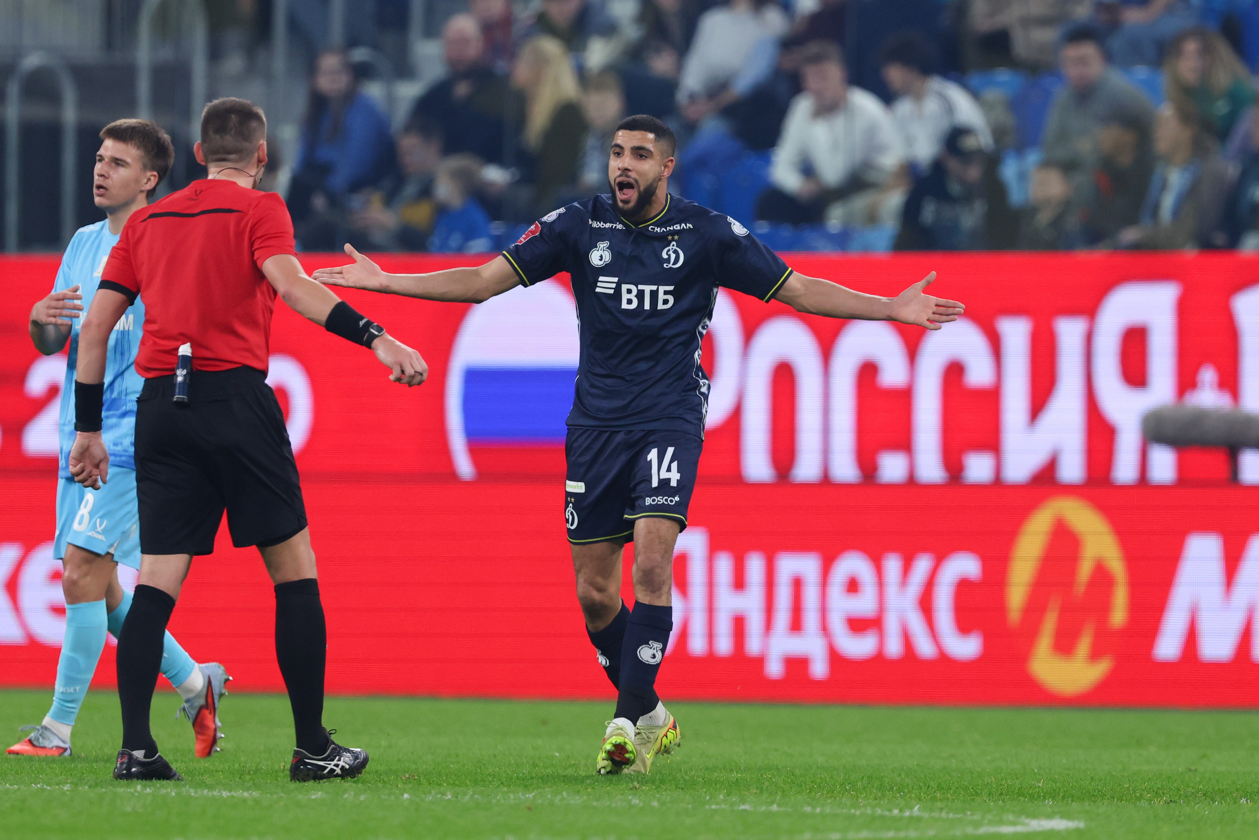 ФК «Зенит — ФК «Динамо» Москва 05.11.2025. Спортивный и репортажный фотограф Антон Тереханов