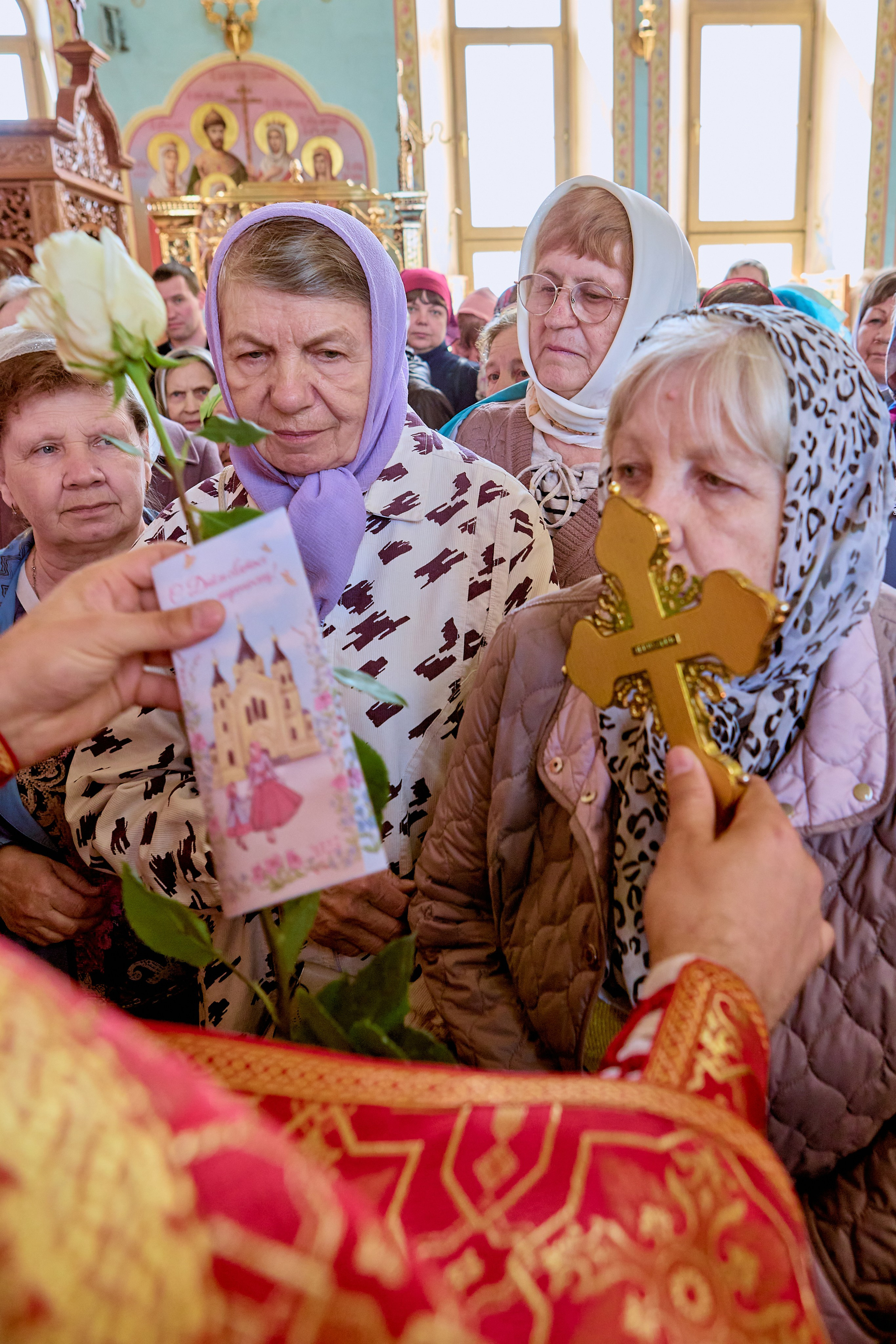 Фотографии Литургии в Праздник Святых Жен Мироносиц