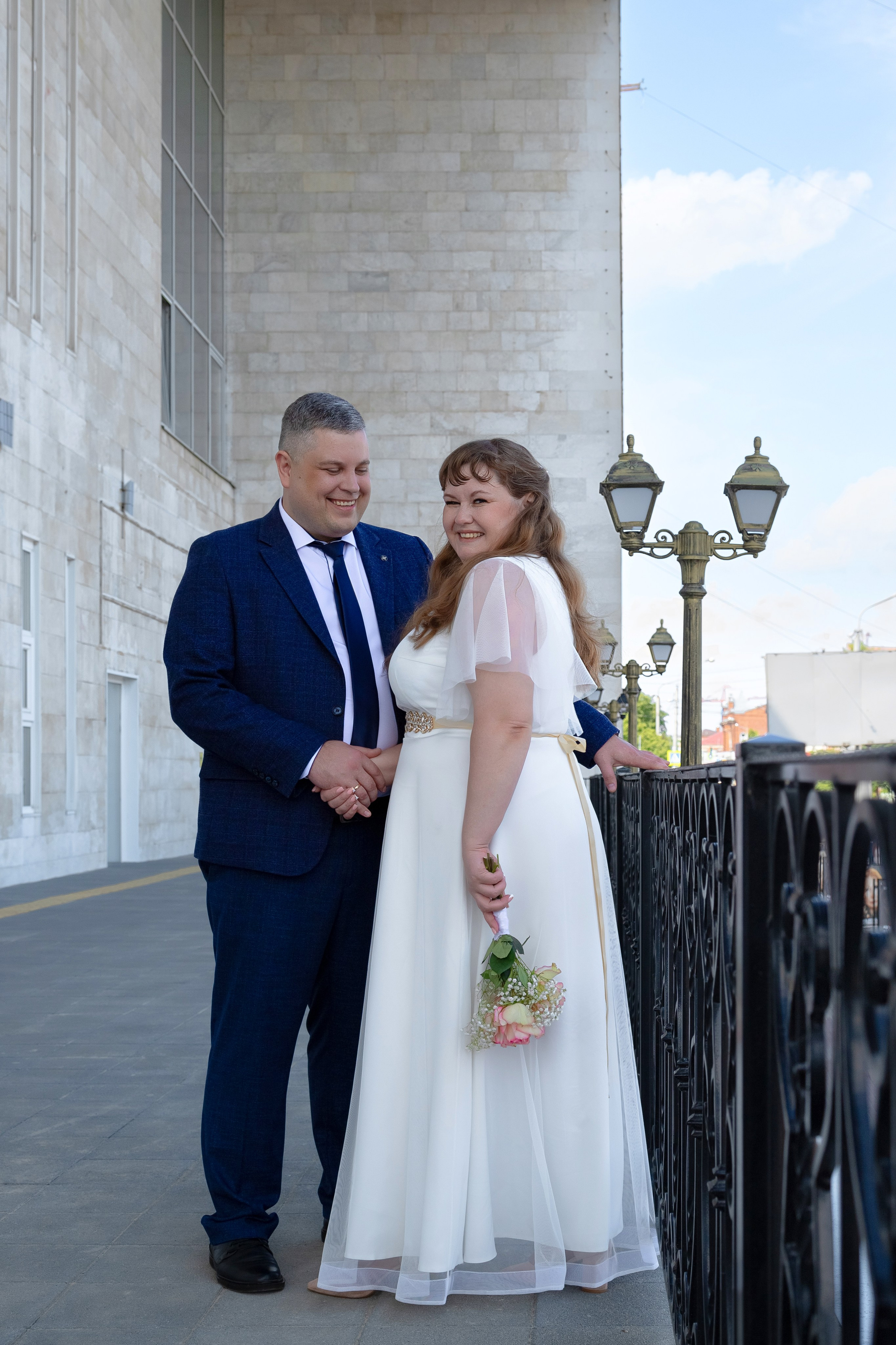 Прогулка в сирени после ЗАГСа Томск (Р. Люксембург). Фотограф в Томске Евгения Гуляева