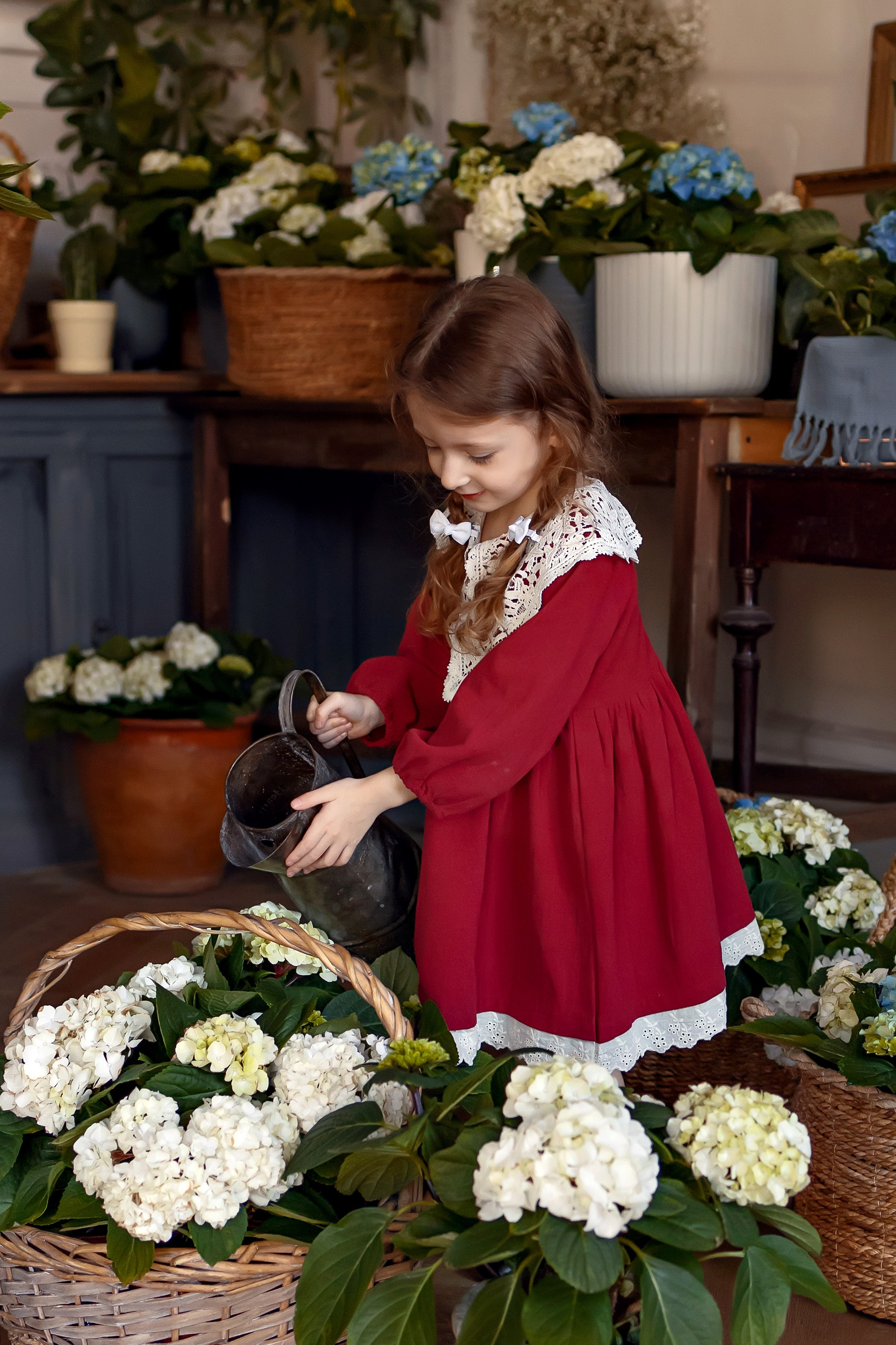 Мия в гортензиях. Семейный и детский фотограф Оля в Тюмени