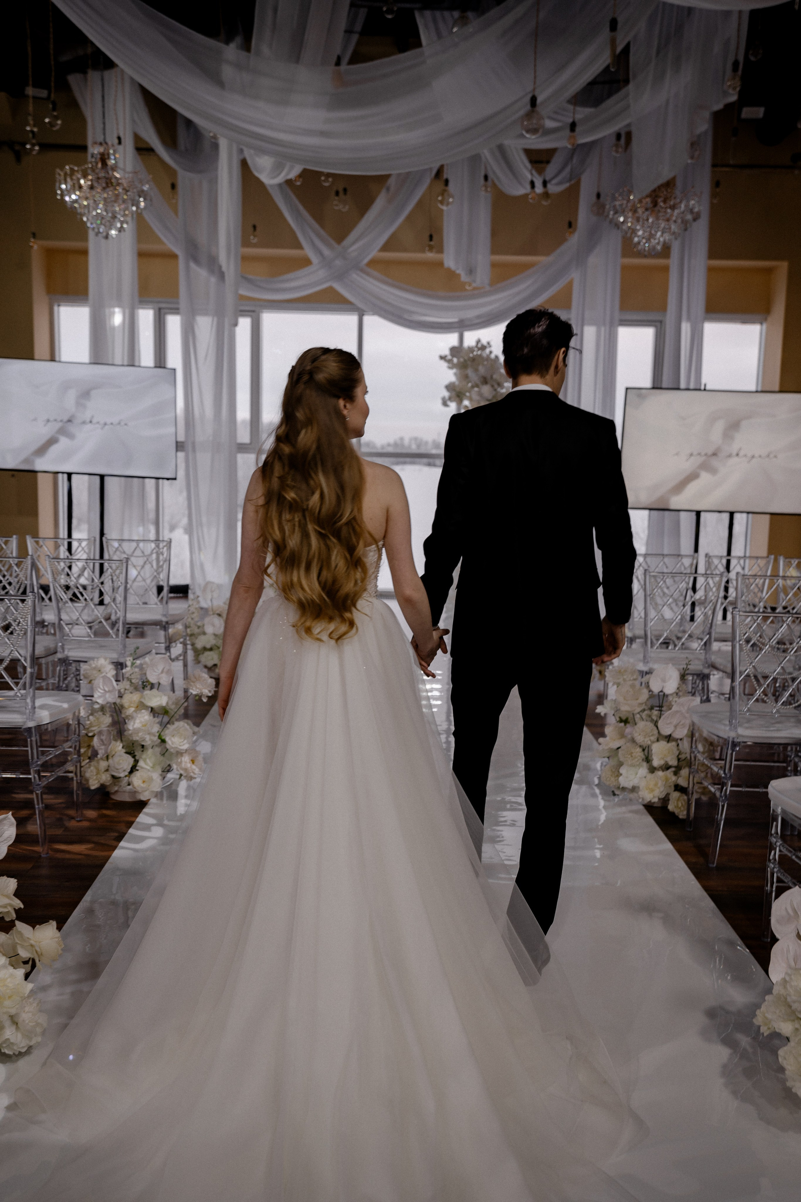 СВАДЕБНАЯ СЬЕМКА СБОРОВ В ОТЕЛЕ И ВЫЕЗД НА ЦЕРЕМОНИЮ (СНЯТО В СИБИРЕ В НИЖНЕВАРТОВСКЕ). Профессиональный фотограф, Санкт-Петербург — Виктория Богомолова