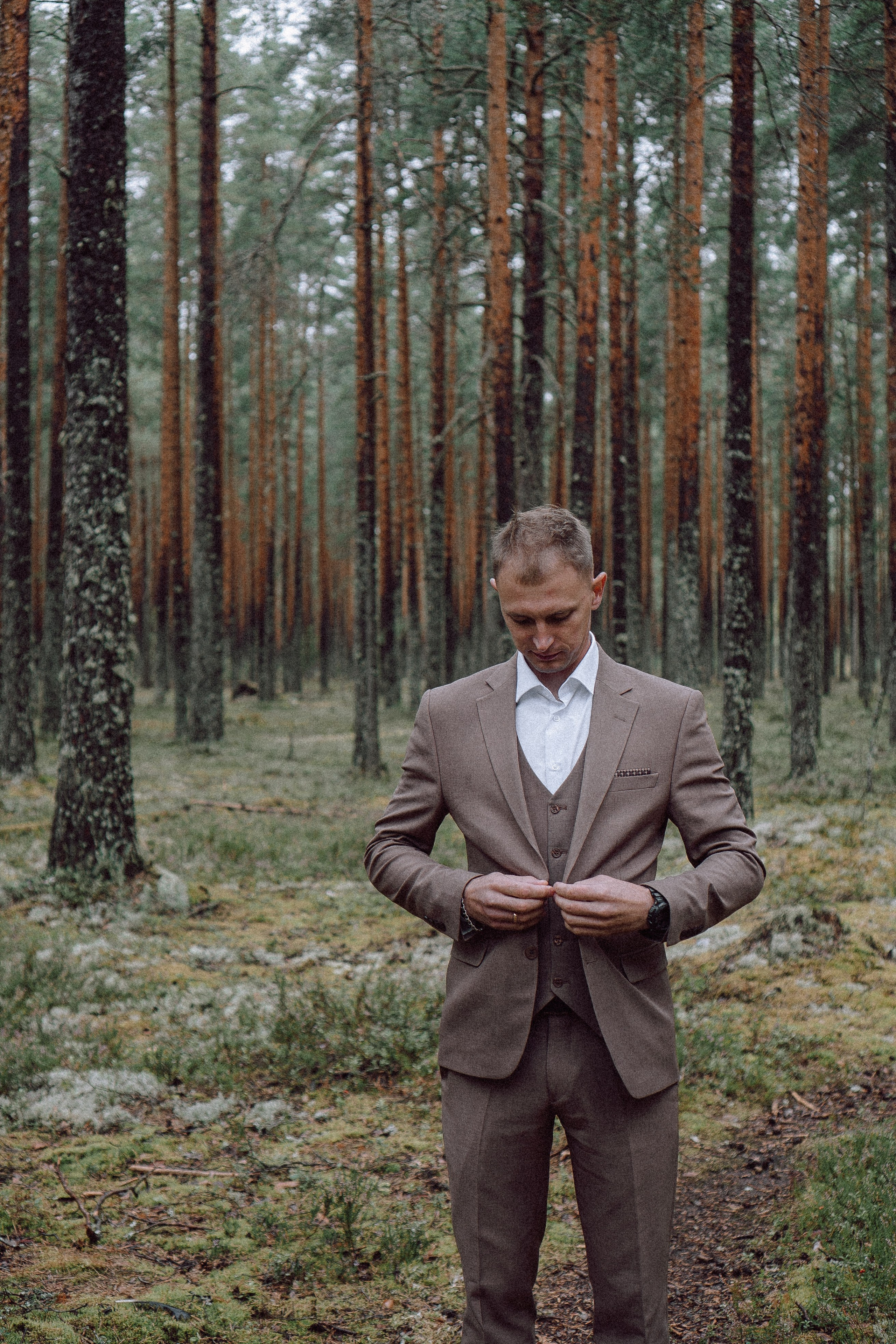 СВАДЕБНАЯ ФОТОСЕССИИЯ ПАРЫ В ГОРОДЕ ПРИОЗЕРСК В СОСНОВОМ ЛЕСУ И С ПИКАПОМ. Профессиональный фотограф, Санкт-Петербург — Виктория Богомолова