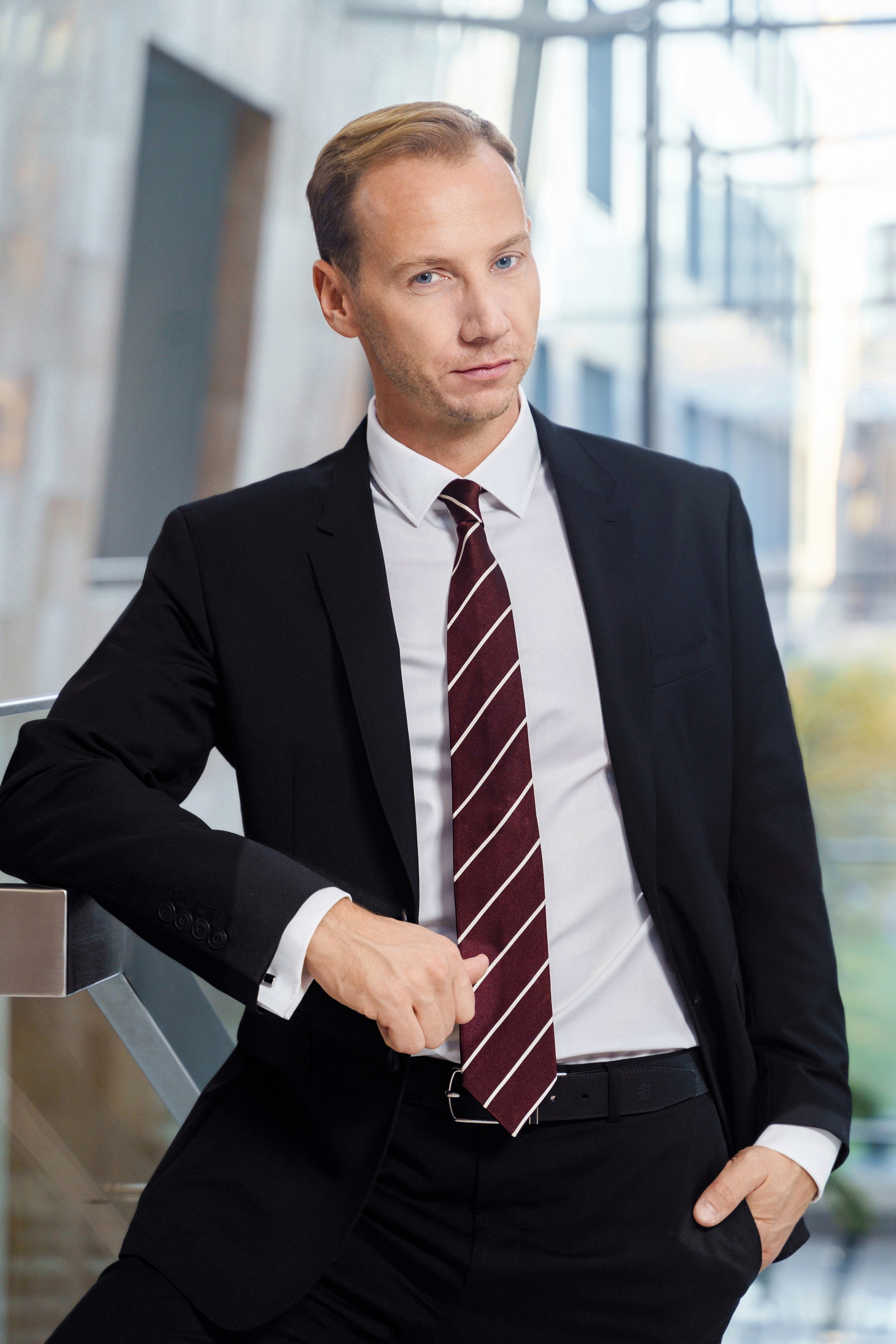 Имиджевые портреты для руководителя компании. КОРПОРАТИВНЫЙ, ИМИДЖЕВЫЙ И РЕПОРТАЖНЫЙ ФОТОГРАФ МАКСИМ МЕШ