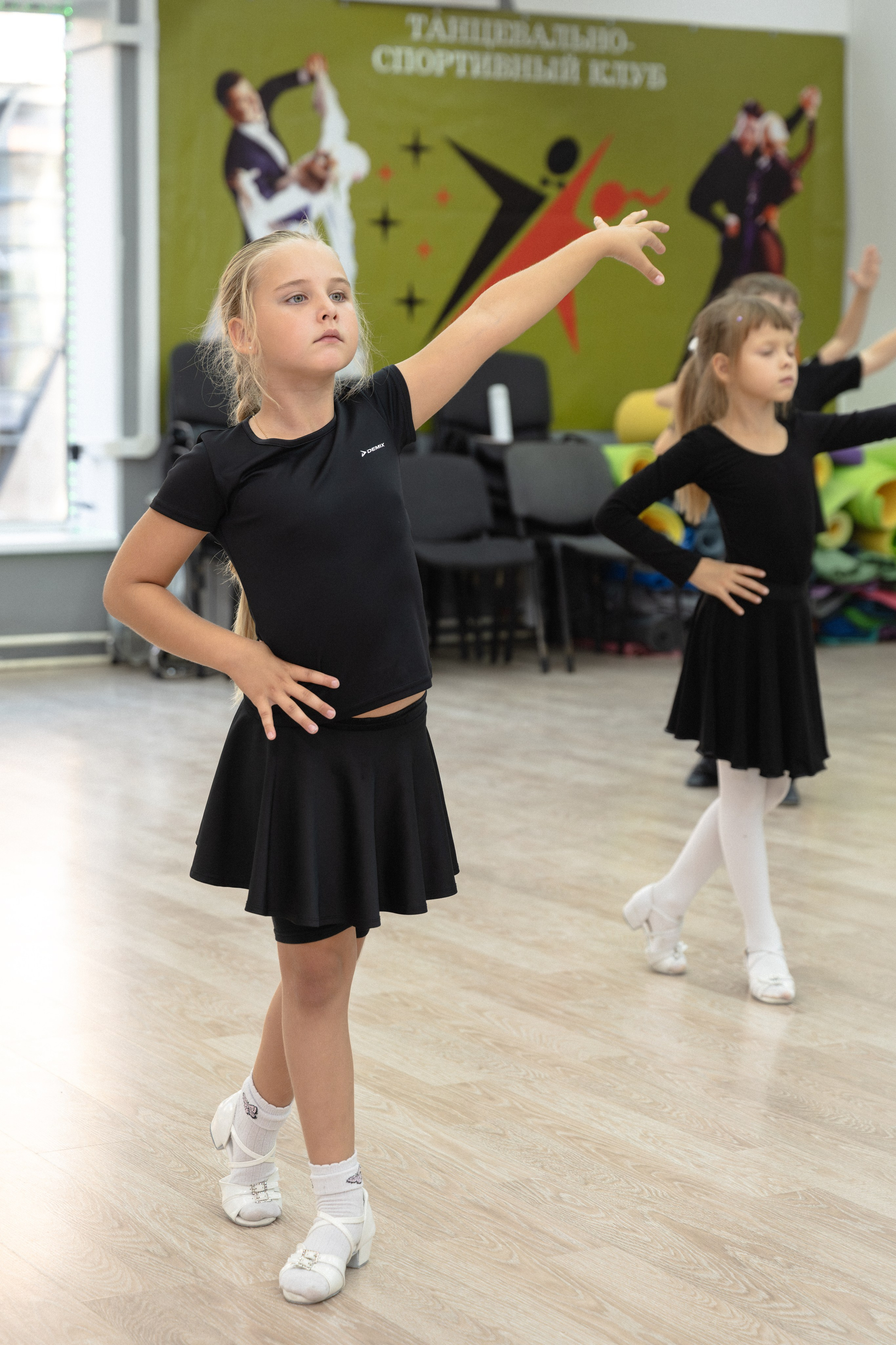 Группа 7-11 лет первый и второй год обучения. КонТакт — спортивные бальные танцы в Москве