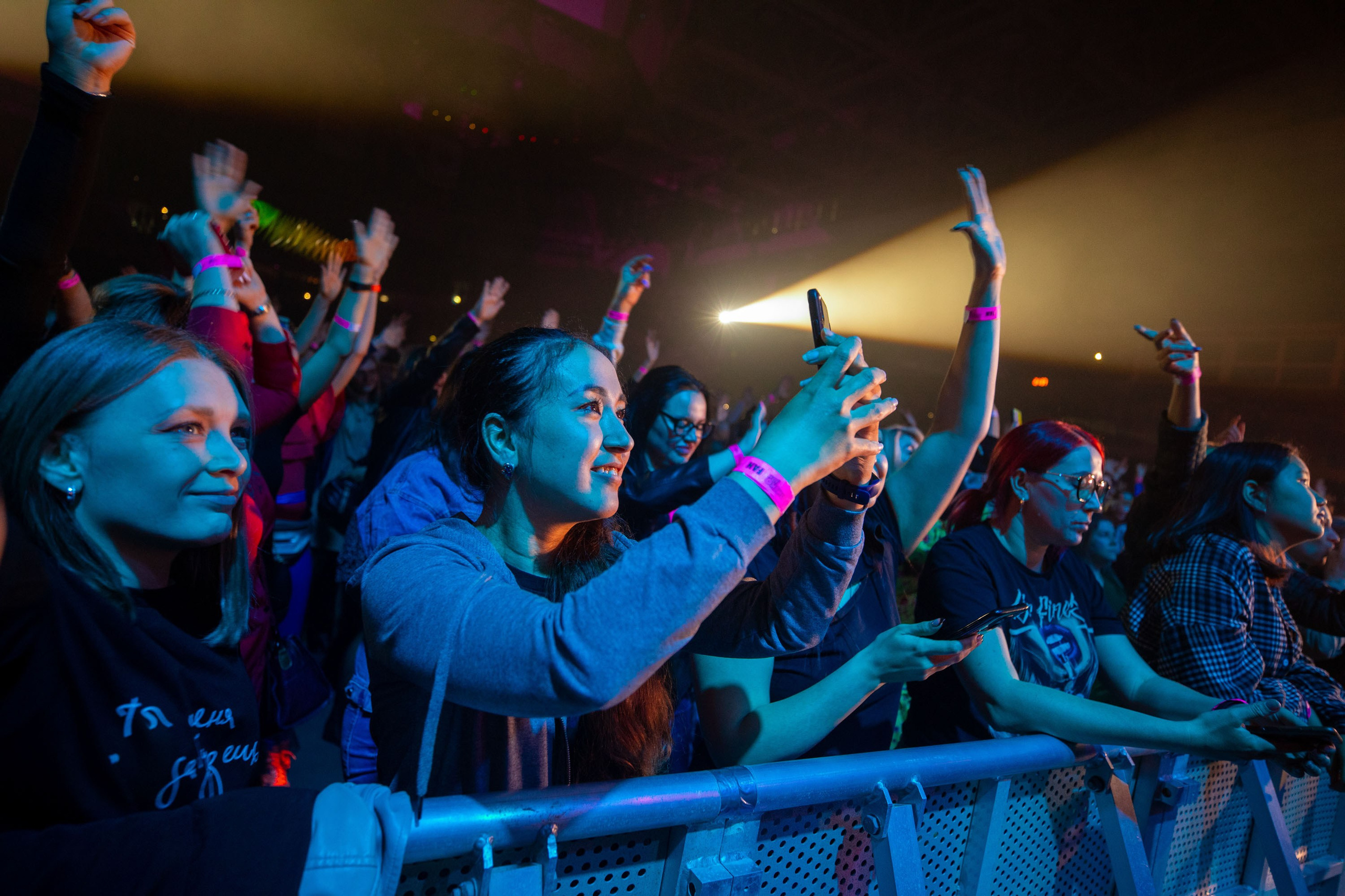 Дискотека 90-х. Репортажный фотограф во Владивостоке