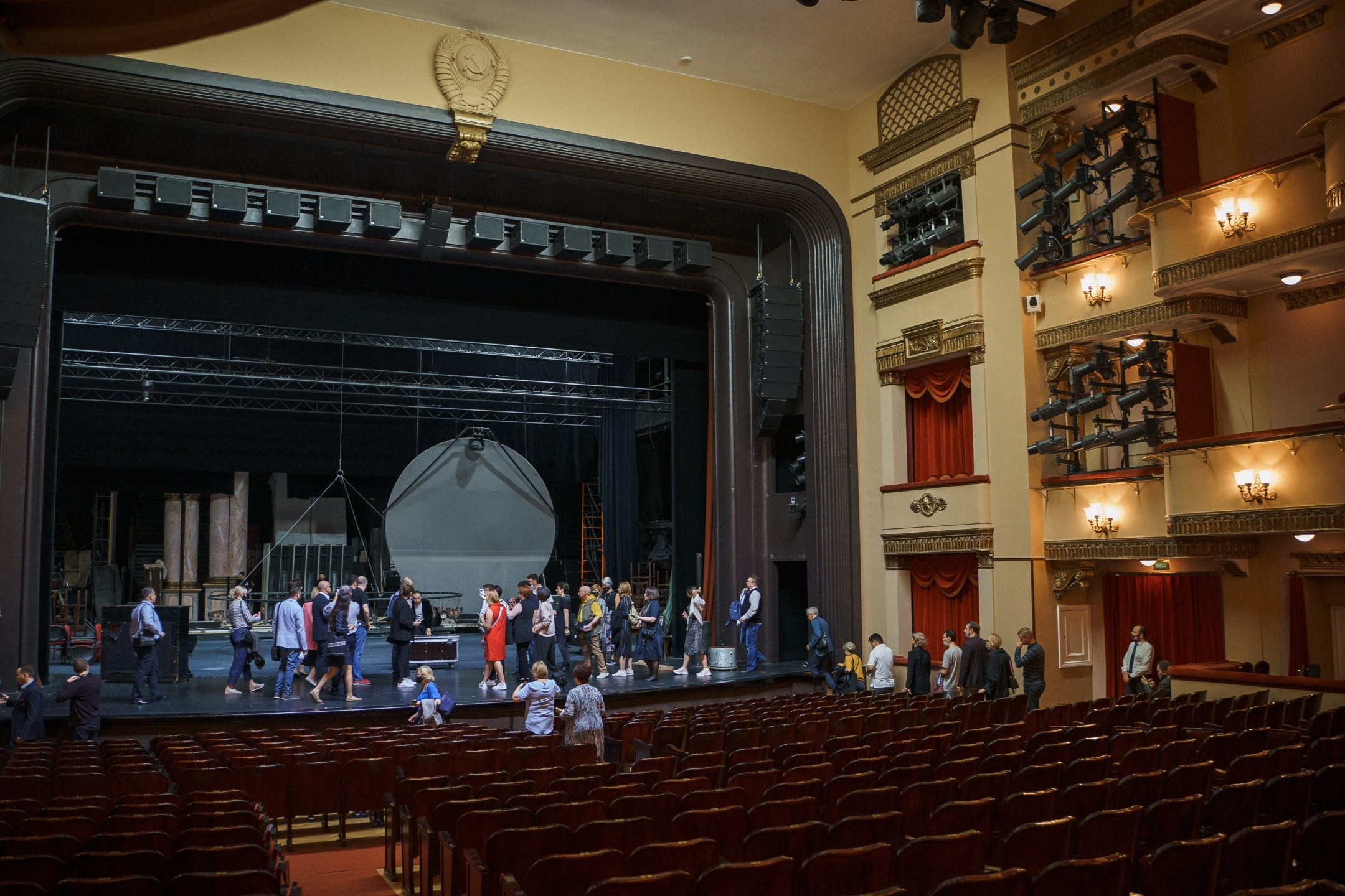 Форум театральных менеджеров в Вахтанговском театре. Андрей Сухинин репортажный свадебный фотограф Санкт-Петербург