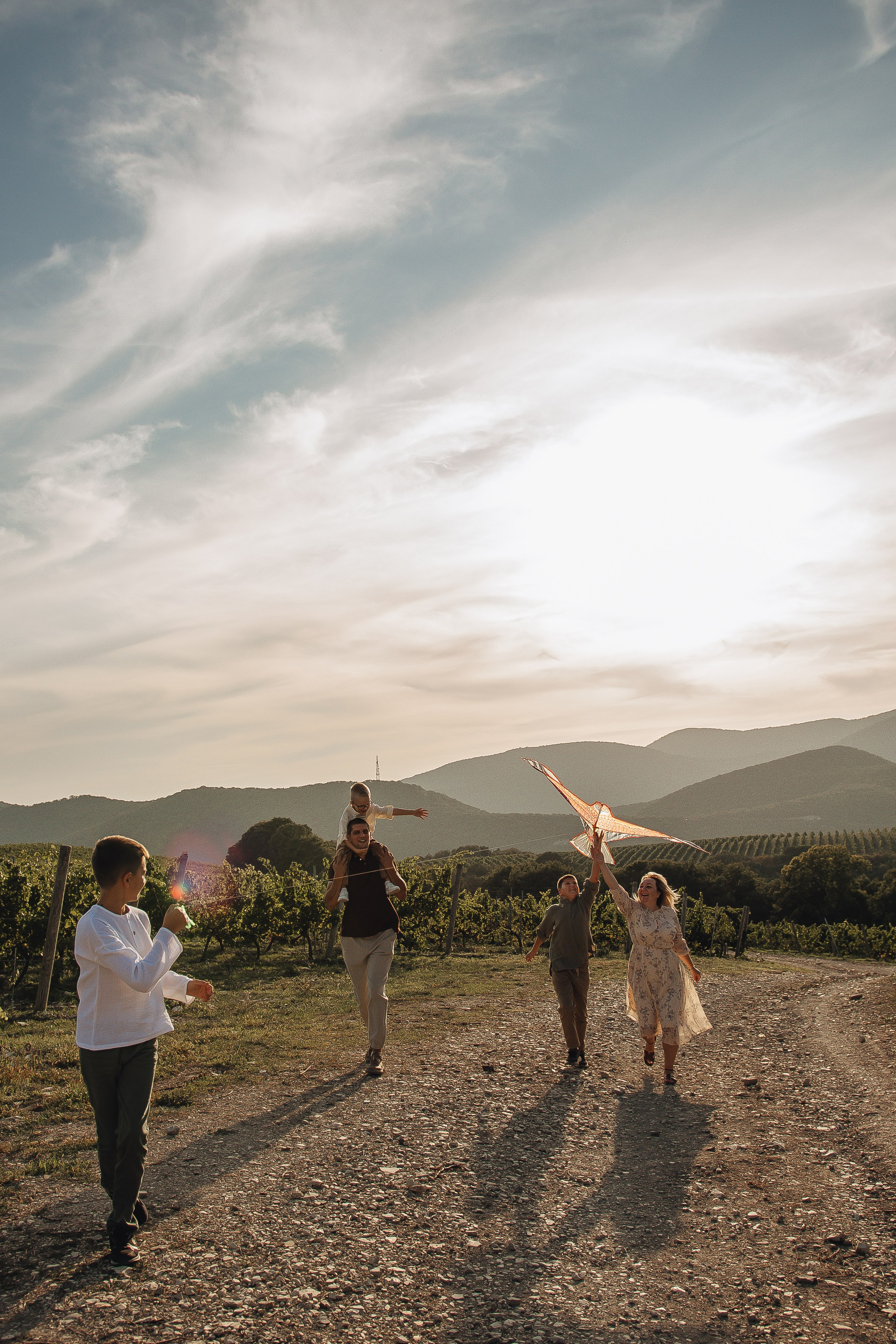 Запуская воздушного змея к белым облакам ;). Семейный фотограф Новороссийск, Анапа, Геленджик — Юлия Давыдова