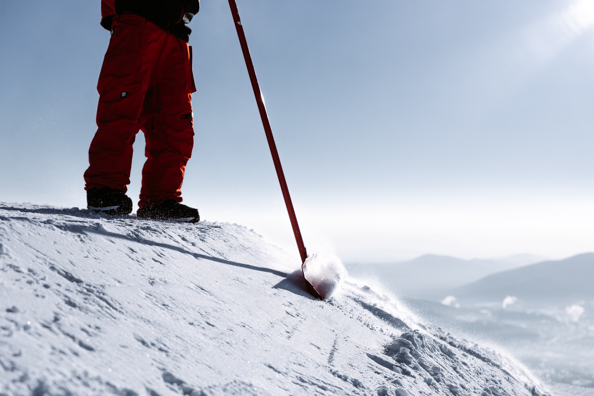 Постройка трамплина. Шерегеш 2022. Фотограф на Камчатке, съемки на природе