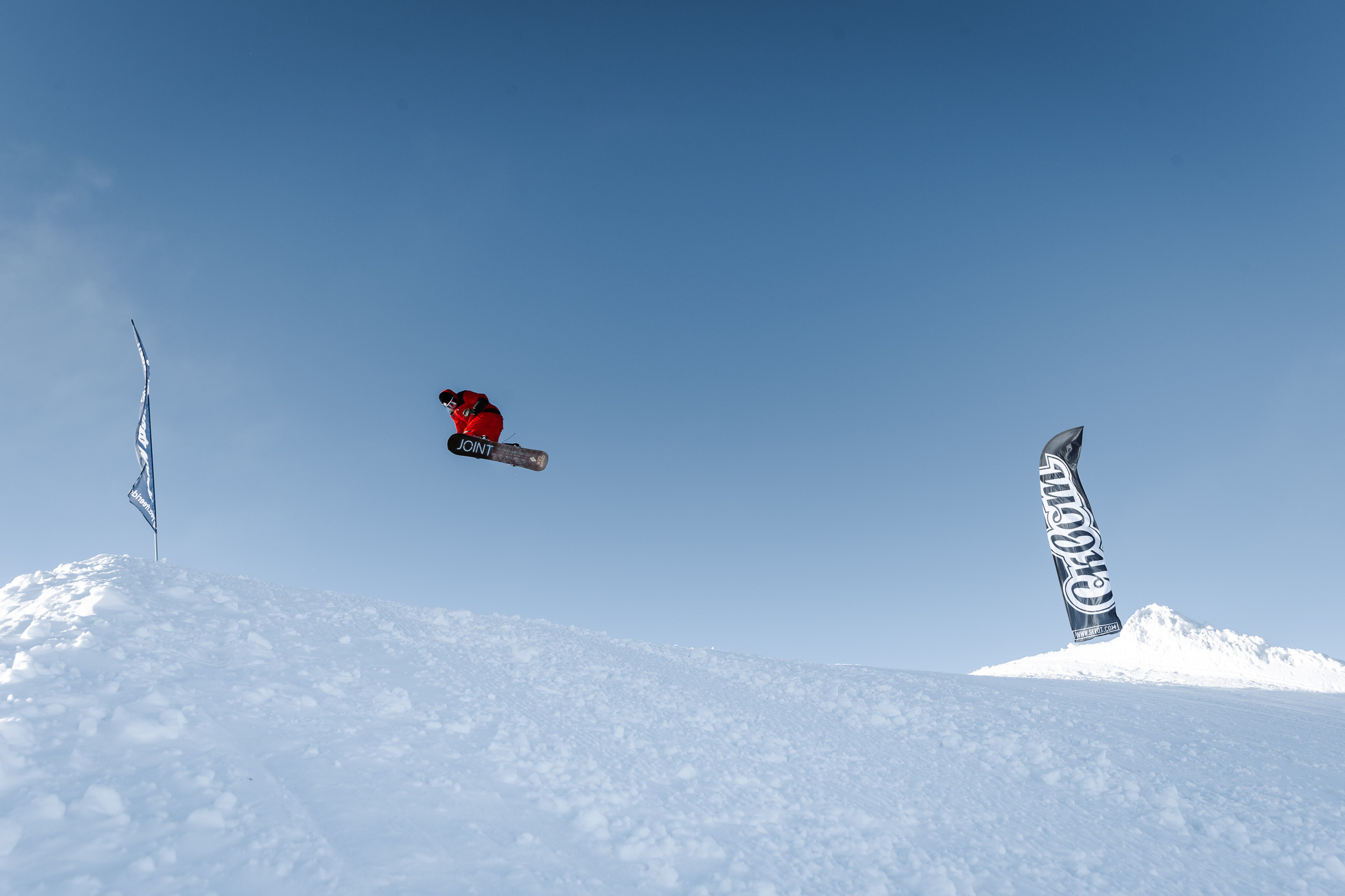 Постройка трамплина. Шерегеш 2022. Фотограф на Камчатке, съемки на природе