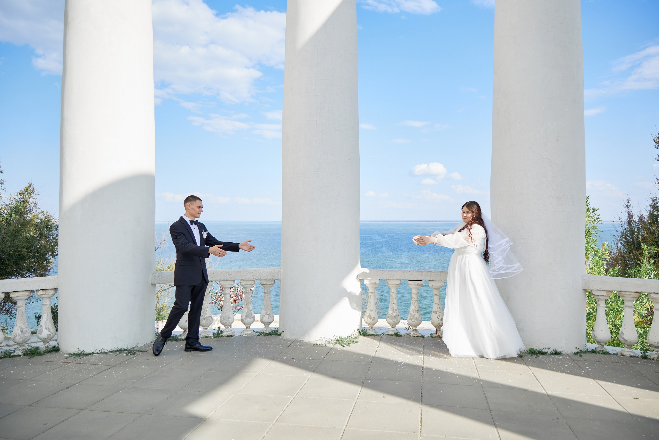 Фотосъемка в ЗАГСе, прогулка молодых, банкет