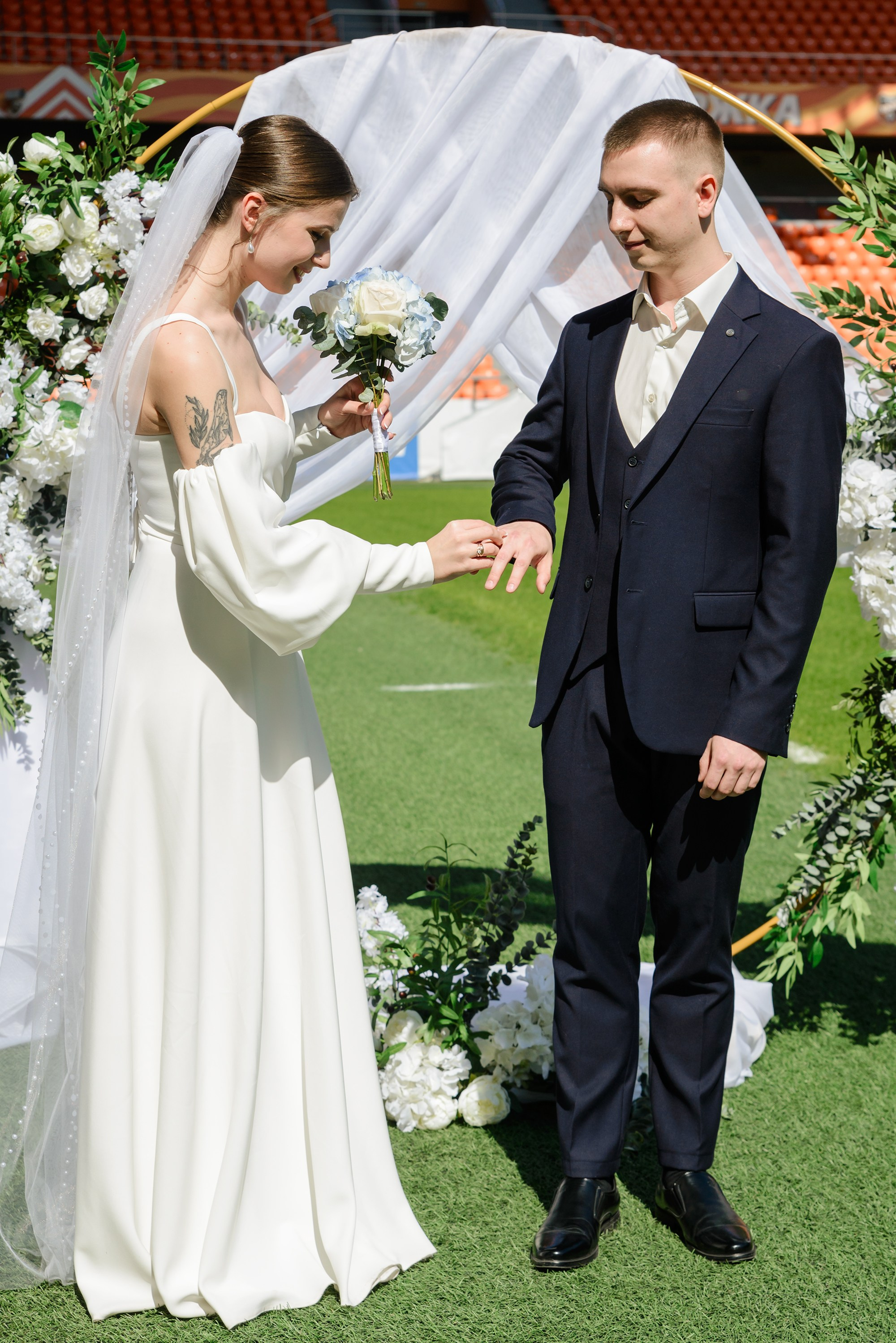 Свадьба Никиты и Ани на Екатеринбург Арене. Константин Солодянкин — свадебный и репортажный фотограф в Екатеринбурге и Верхней Пышме