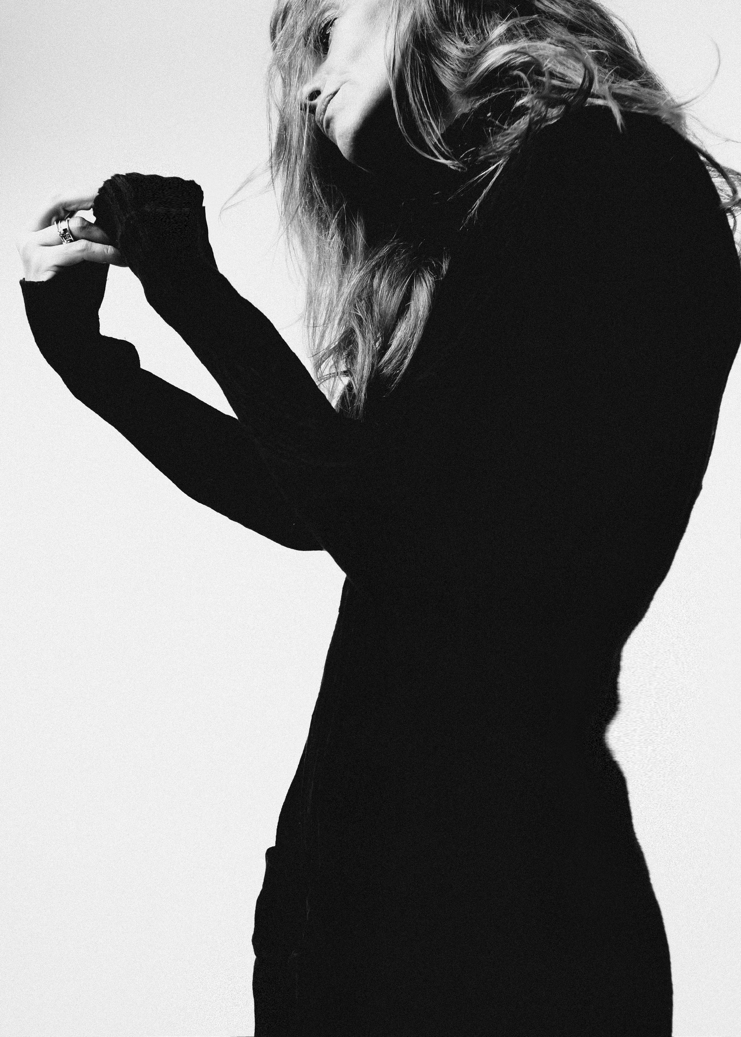 Спасибо за проявленный интерес к моему творчеству! Меня зовут Россохат