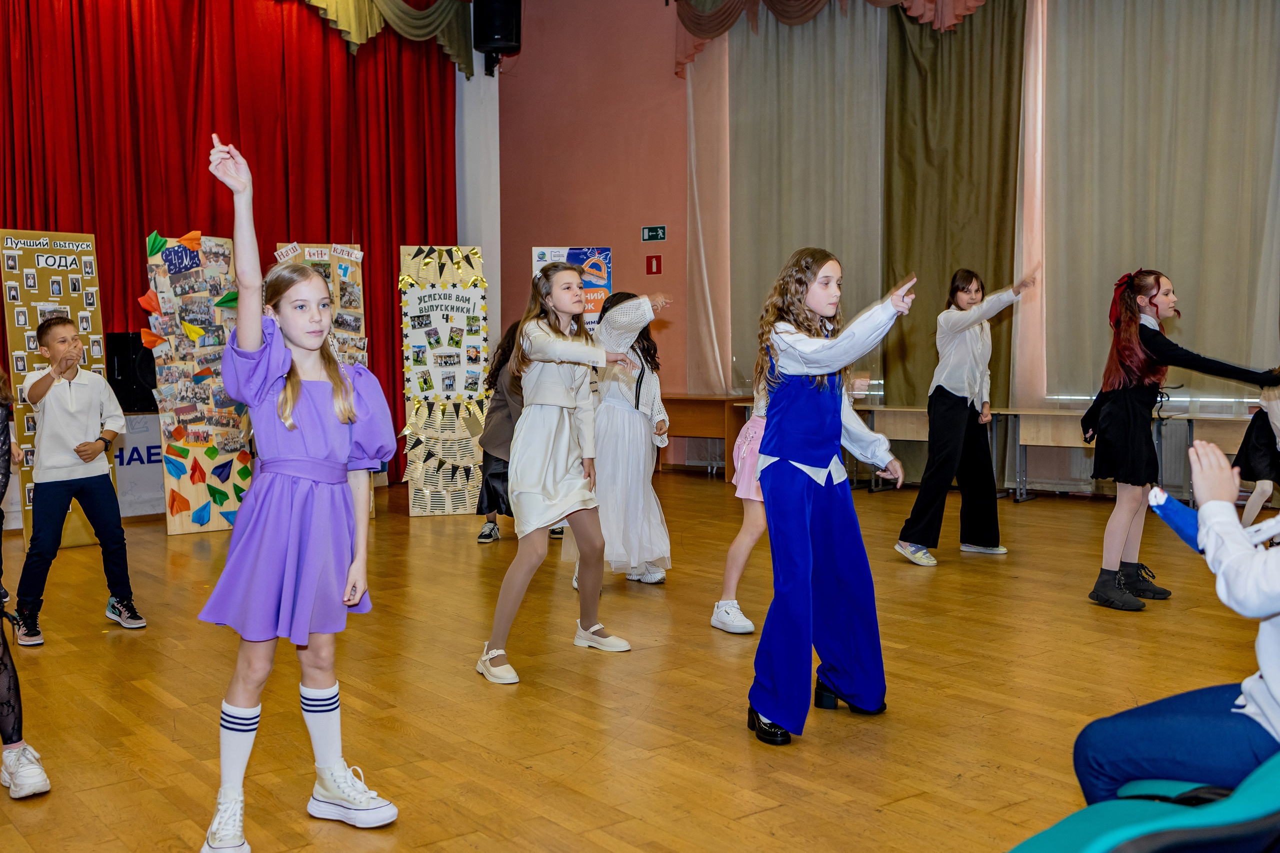 Выпускной праздник в начальной школе. Фотограф и видеограф Москва. Свадебный фотограф, видеограф. Выпускные альбомы. Оживающие альбомы