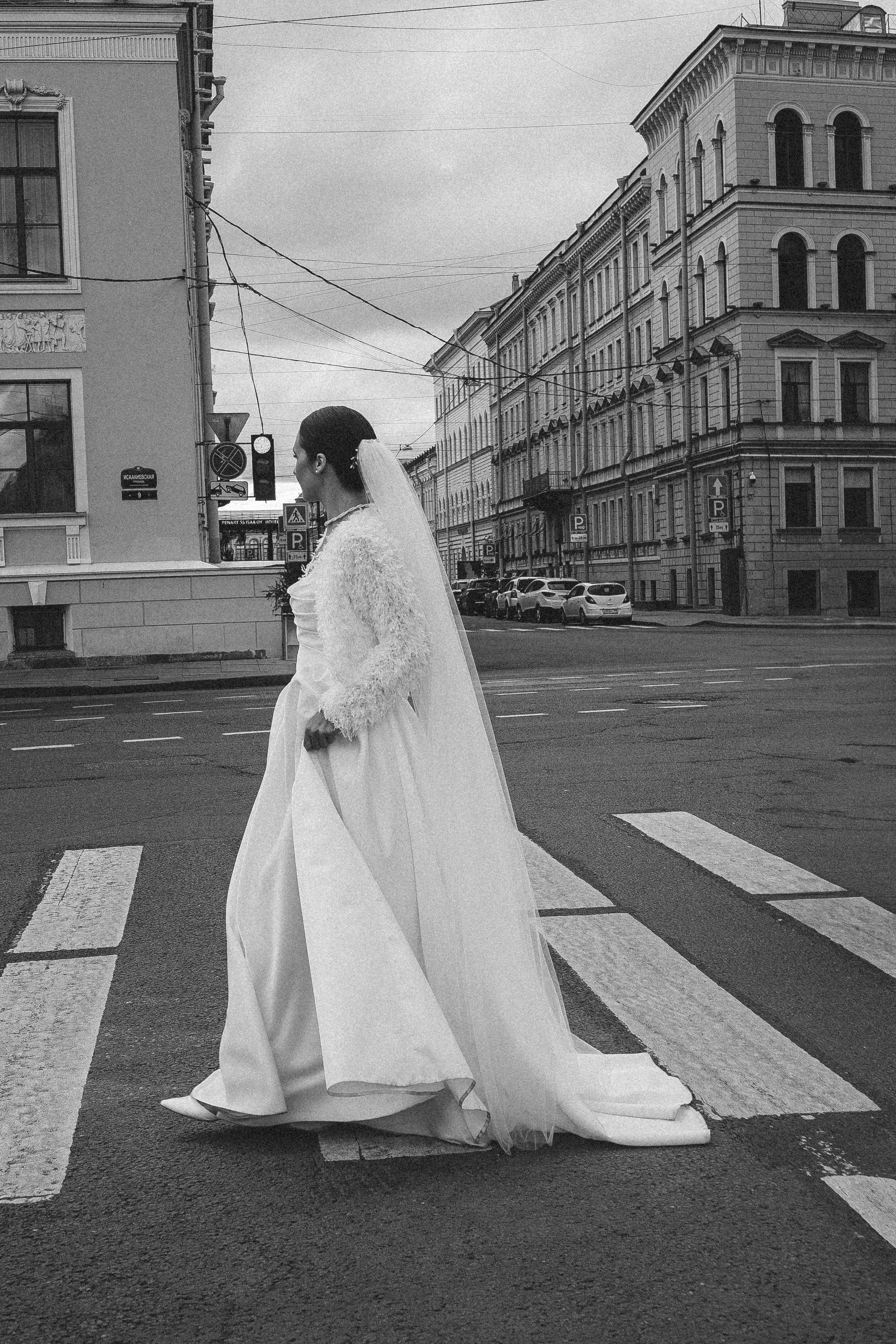 СВАДЕБНАЯ ПРОГУЛКА В САНТК-ПЕТЕРБУРГЕ (ИСАКИЕВСКИЙ СОБОР, ЗИМНЯЯ КАНАВКА, ЭРМИТАЖ И БОЛЬШАЯ МОРСКАЯ УЛИЦА). Профессиональный фотограф, Санкт-Петербург — Виктория Богомолова