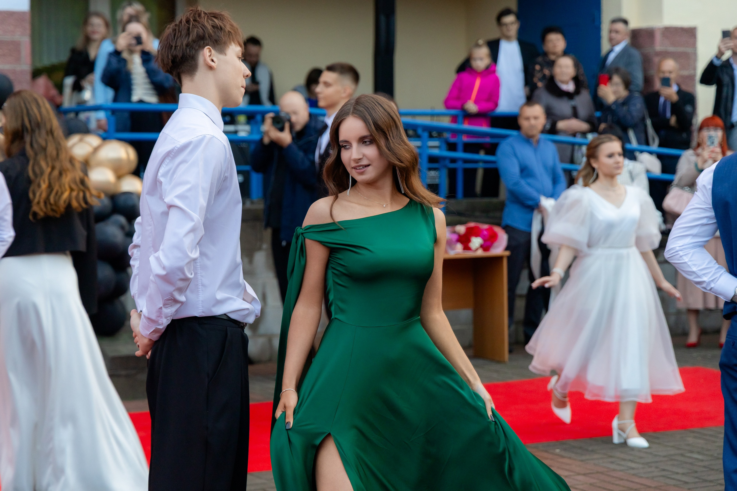 Школьный выпускной 2025 год в Минске, Беларуси. Свадебный фотограф в Минске/Беларуси Сергей Спиридонов