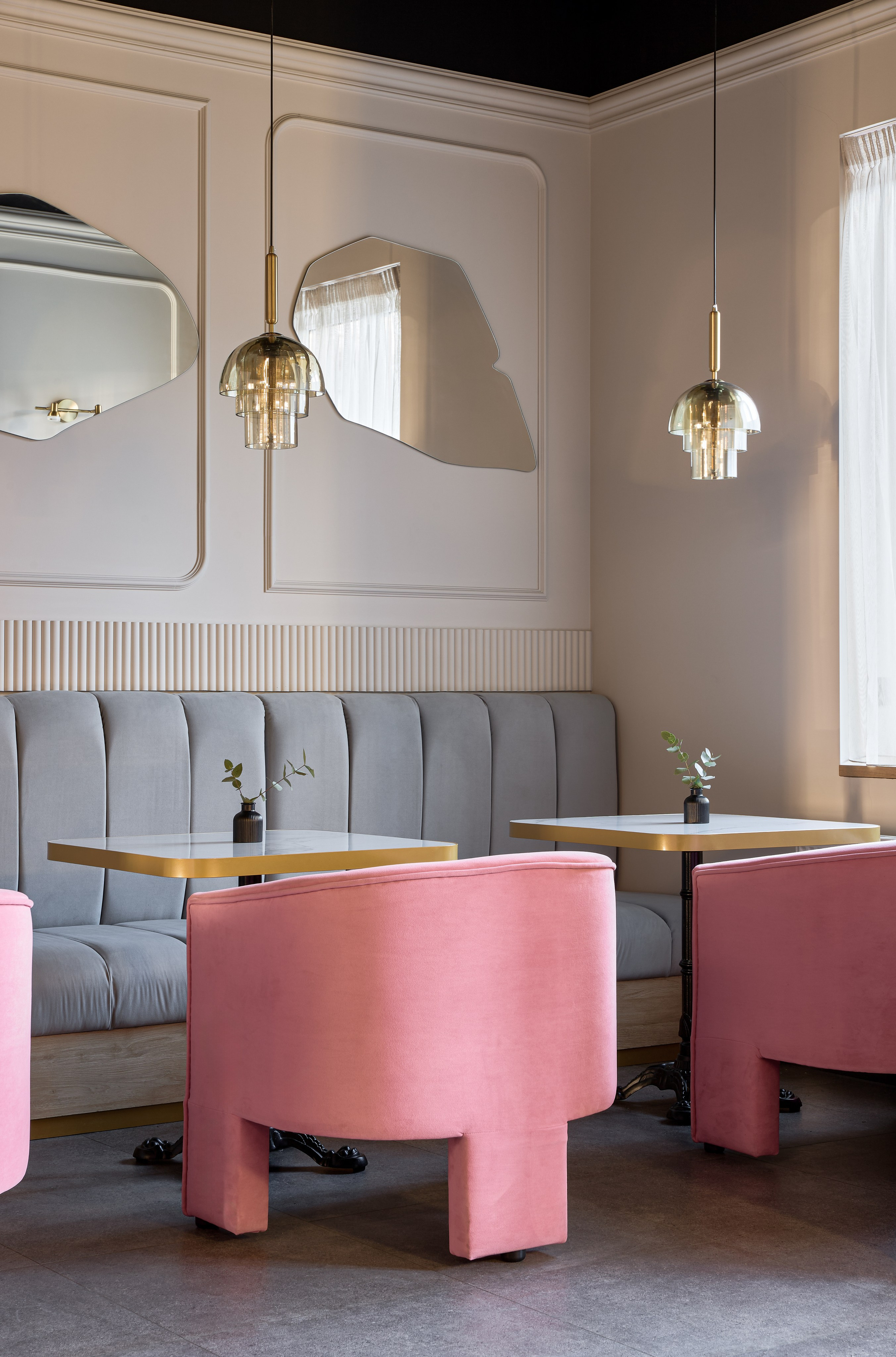 Кафе «Vesna». Дизайнер Георгий Хатнюк. Интерьерный фотограф в Краснодарском крае Светлана Шурлова