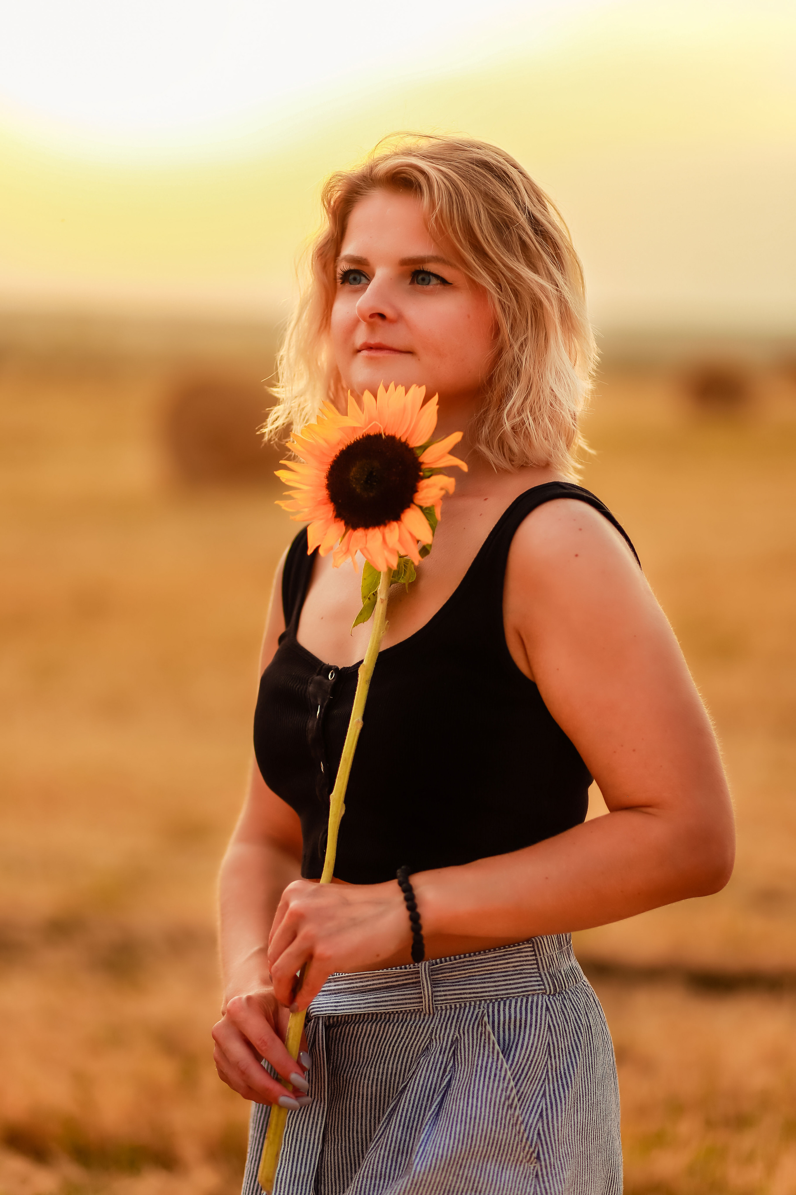 Фотосессия в стогах сена. Иванова Ирина Свадебный и семейный фотограф г. Уфа