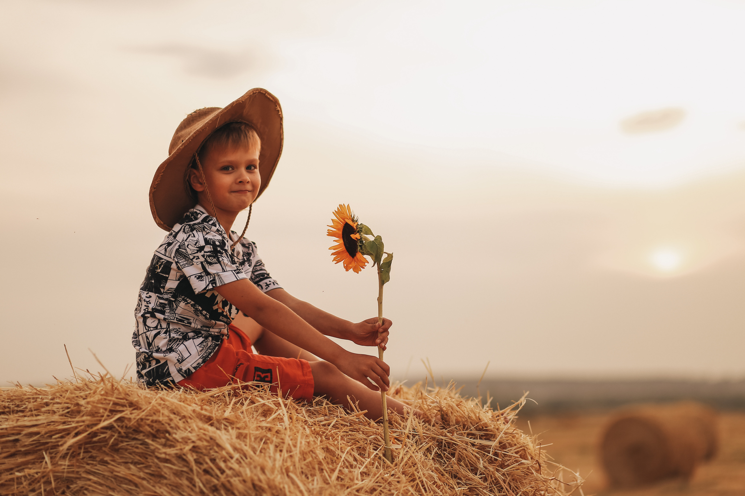Фотосессия в стогах сена. Иванова Ирина Свадебный и семейный фотограф г. Уфа