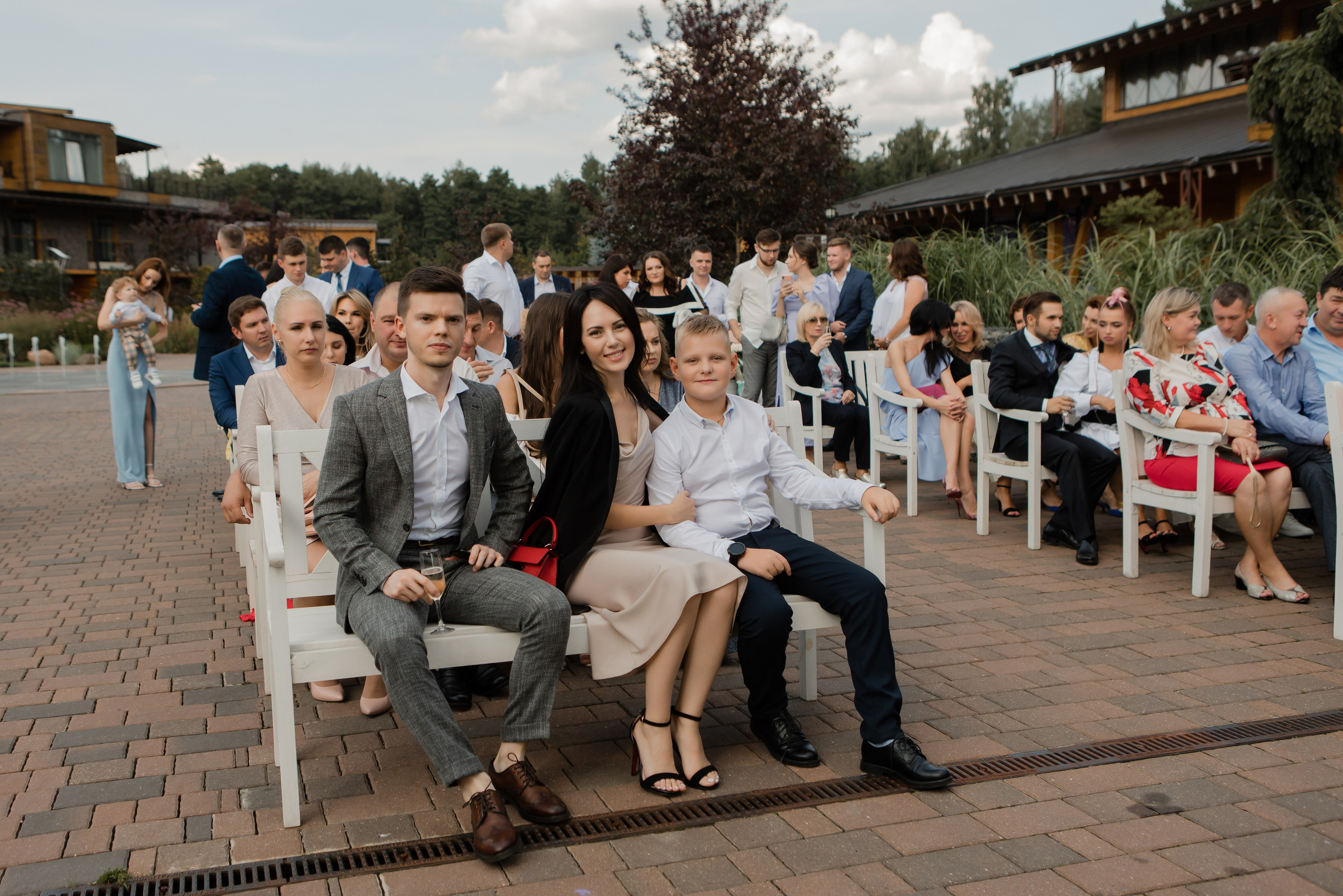 Юрий и Кристина. Видеосъемка и фотосъемка свадеб. Фотограф и оператор на свадьбу. Видеосъемка подкастов, собственная видео-фотостудии. Предметная фотосъемка