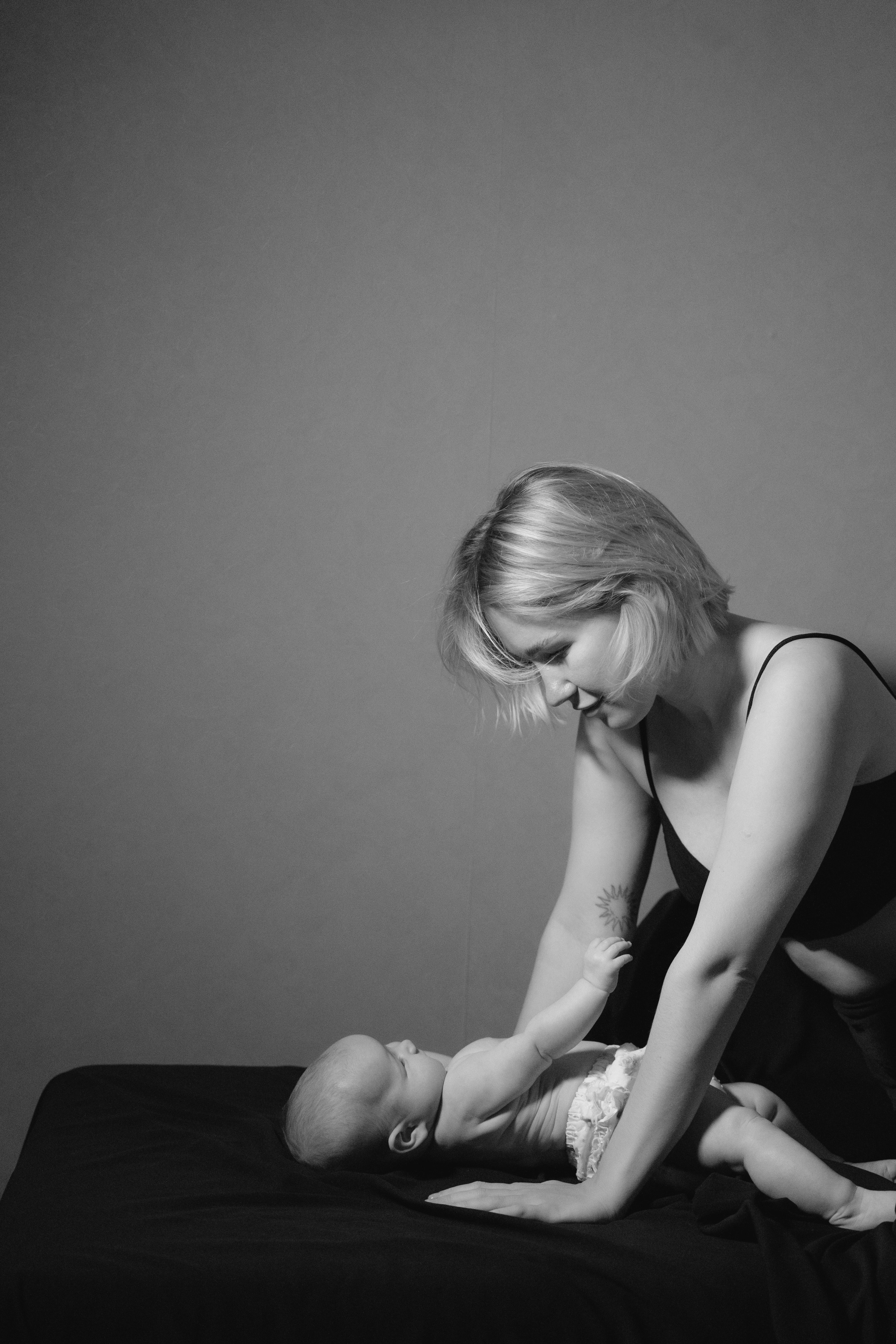 МИР (А) В ОБЪЯТИЯХ МАМЫ. Свадебный и семейный фотограф | Слоним, Гродно| Варя Режа́бек