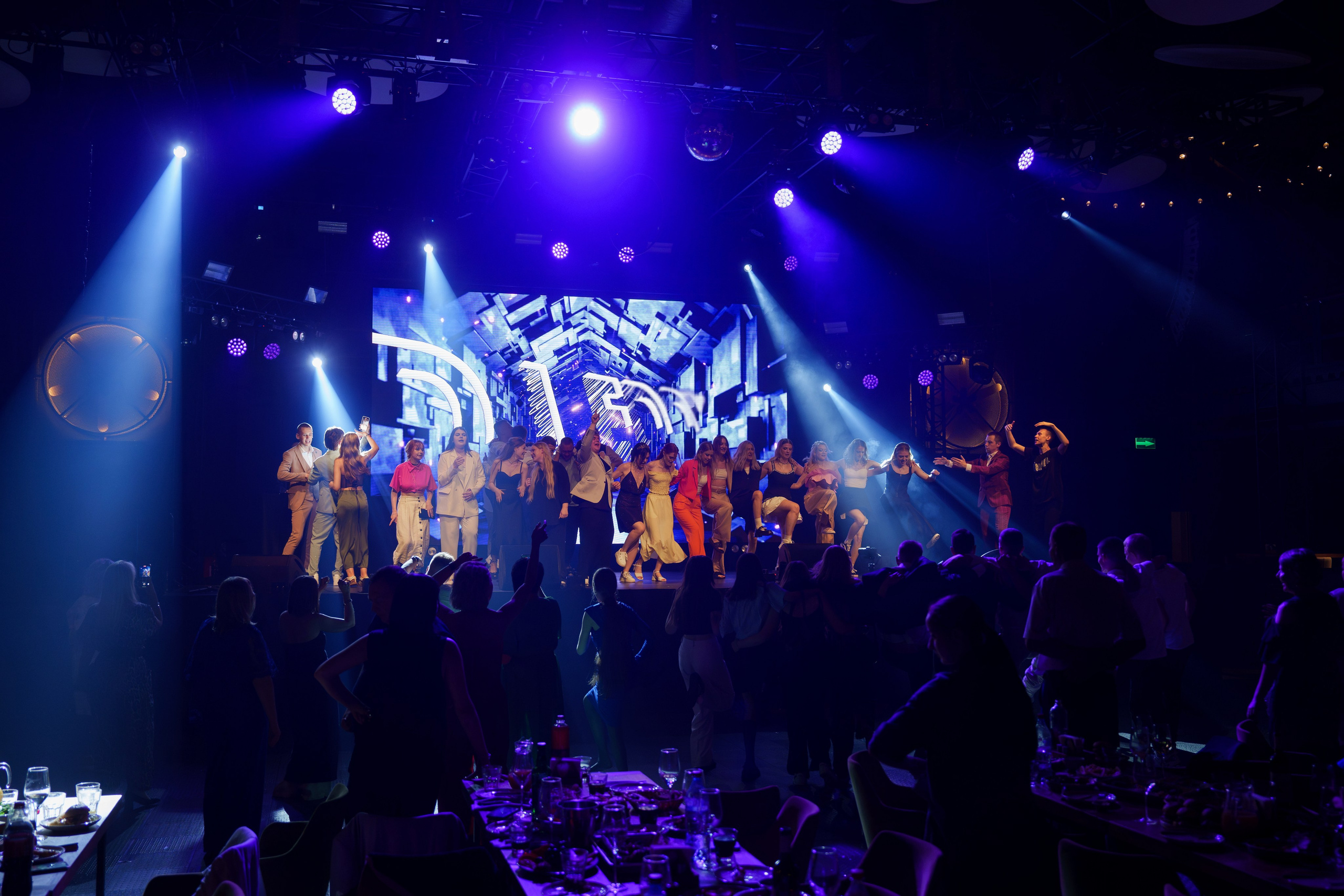 Выпускной лицея 27 (вечеринка). Свадебный и репортажный фотограф Элина Козырьянова