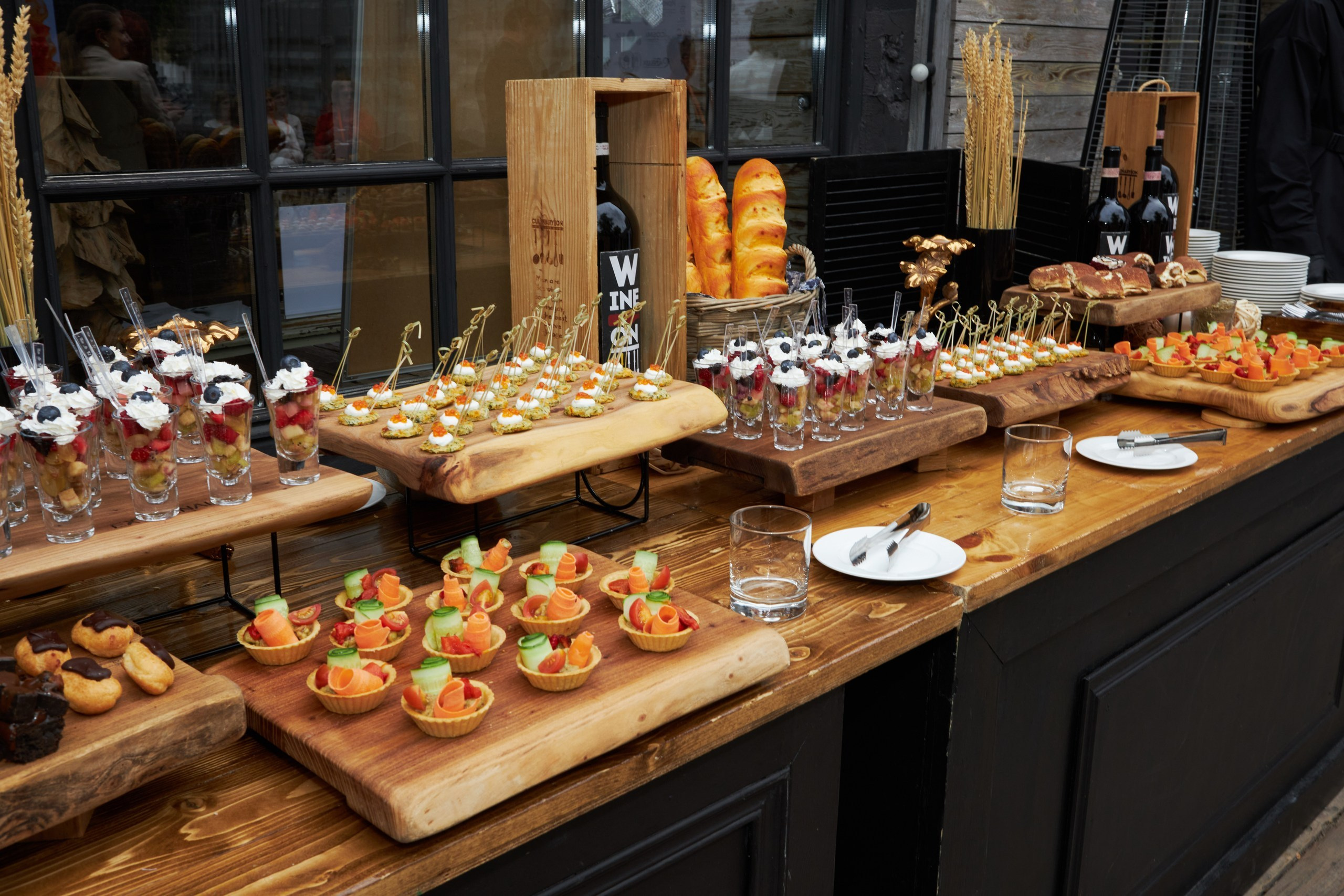 Цены на услуги видеографа в Москве — стоимость съёмки и монтажа. Фото и видео производство для клиентов под различные задачи