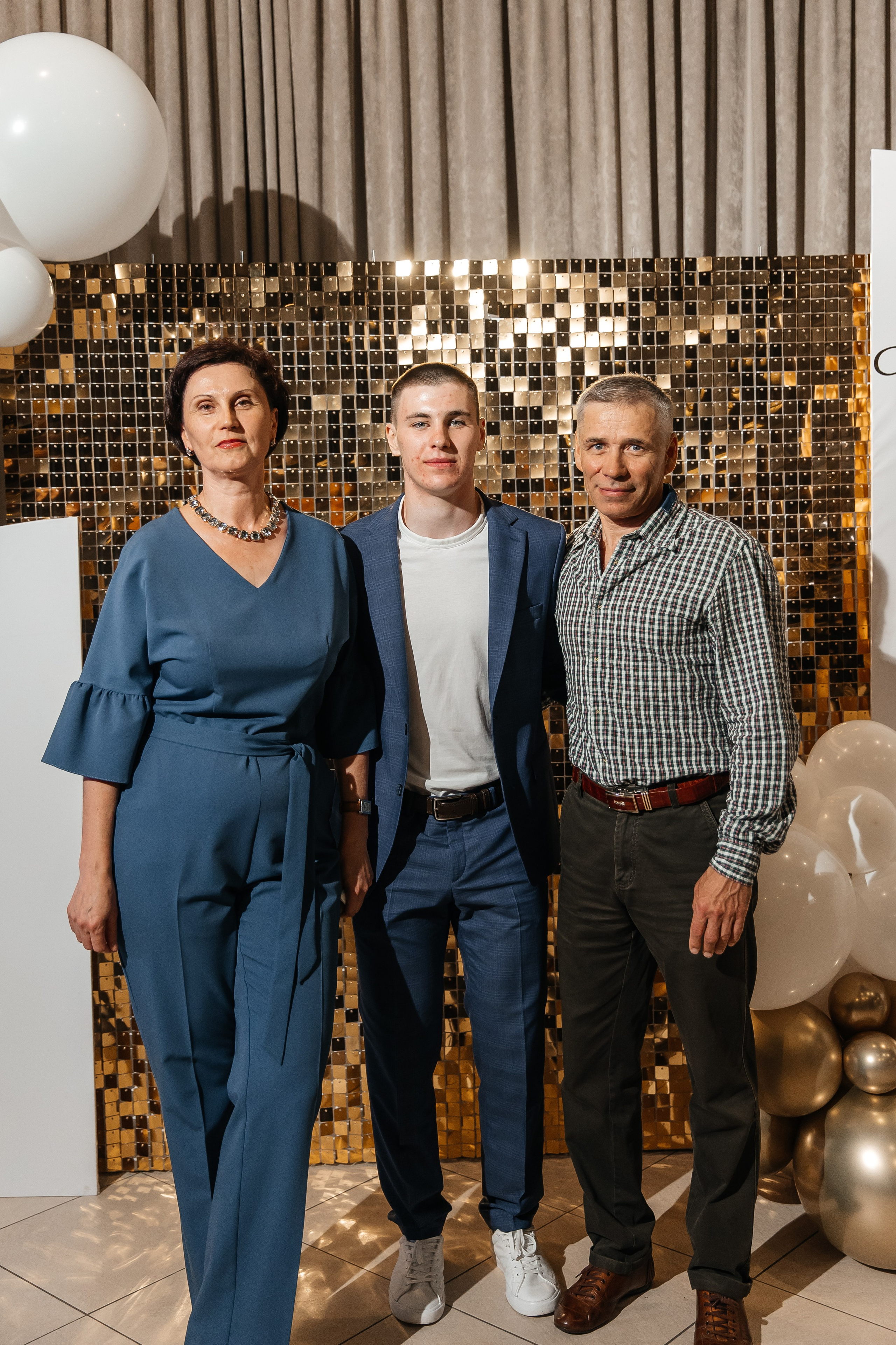 2023-06-23 Выпускной МБОУ СОШ № 10. Фотограф в Красноярске