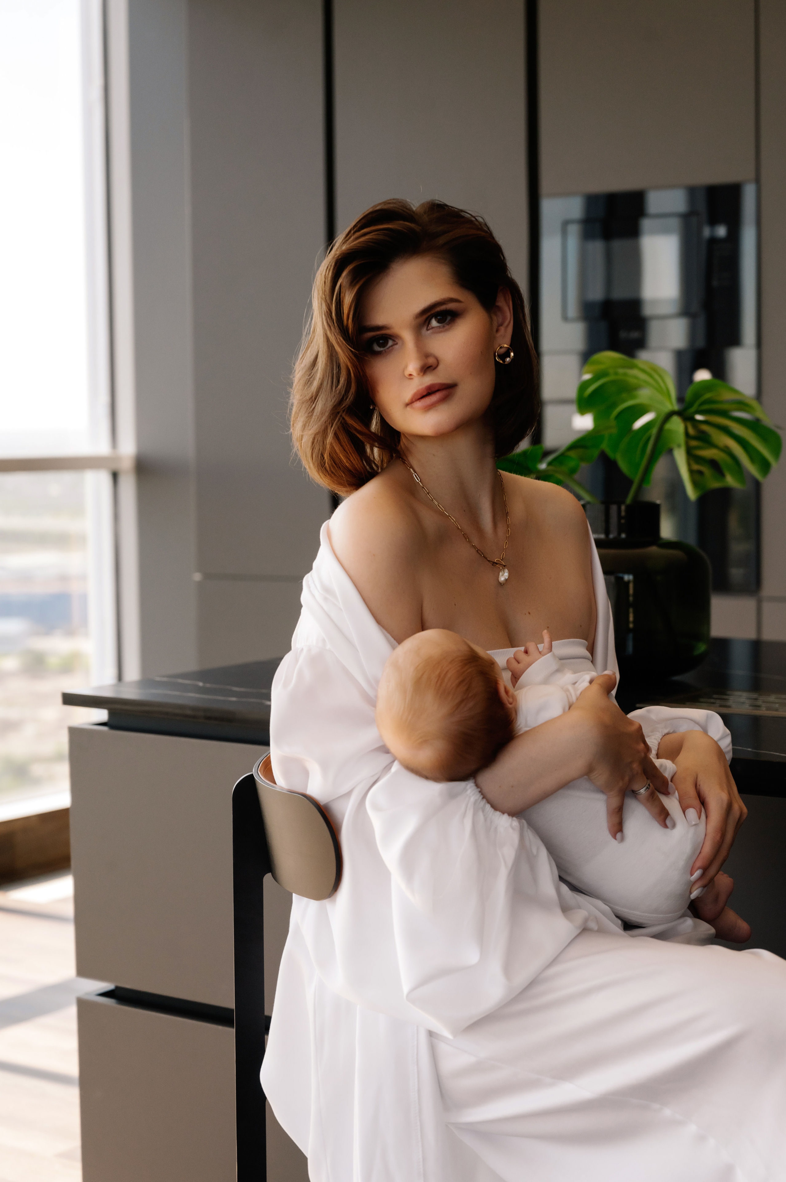 Рина. Профессиональный фотограф беременности в СПБ. Стильные фотосессии беременности в стиле минимализм и классическая фотография