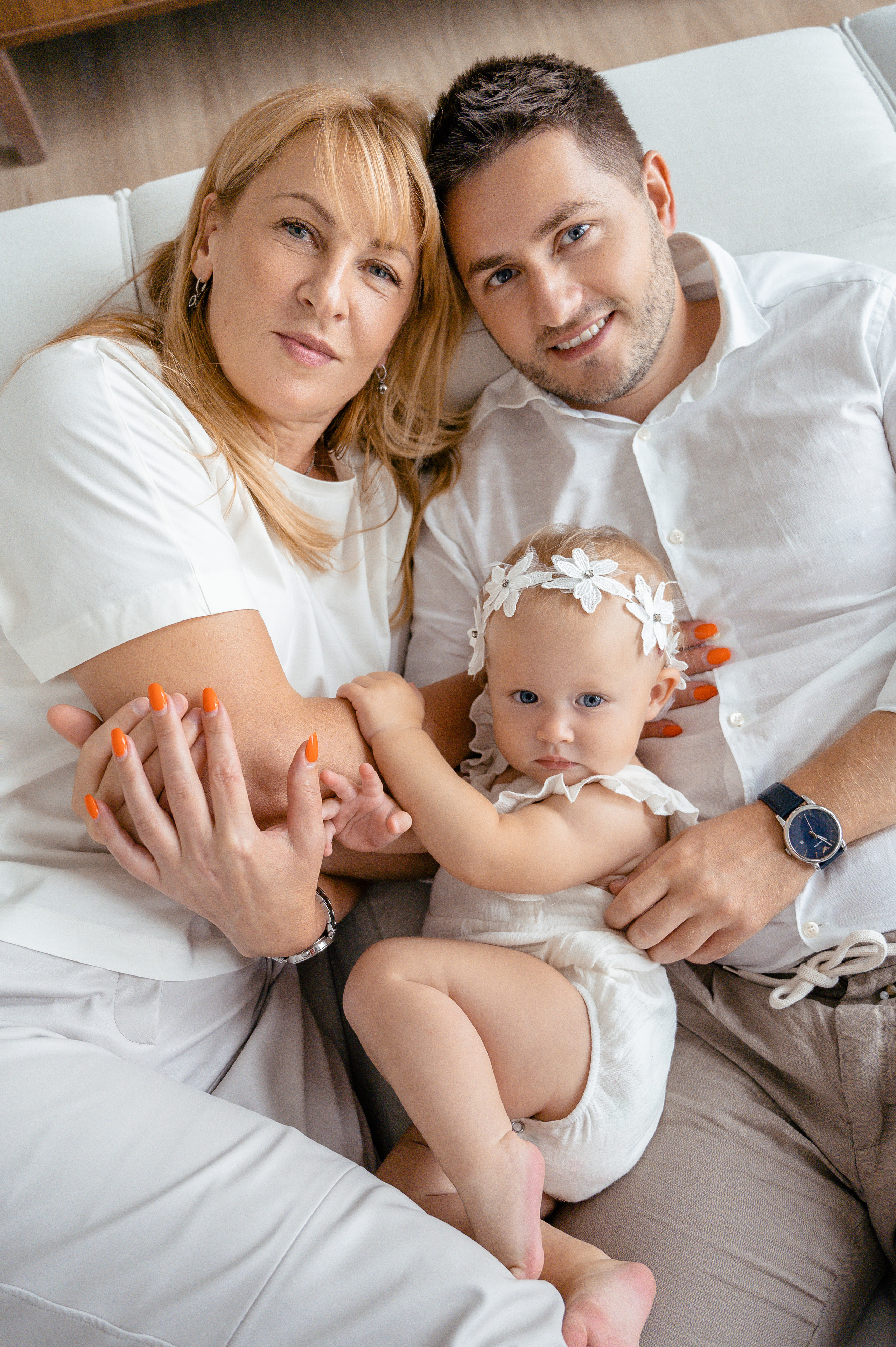 Юля семьей. Профессиональный фотограф беременности в СПБ. Стильные фотосессии беременности в стиле минимализм и классическая фотография