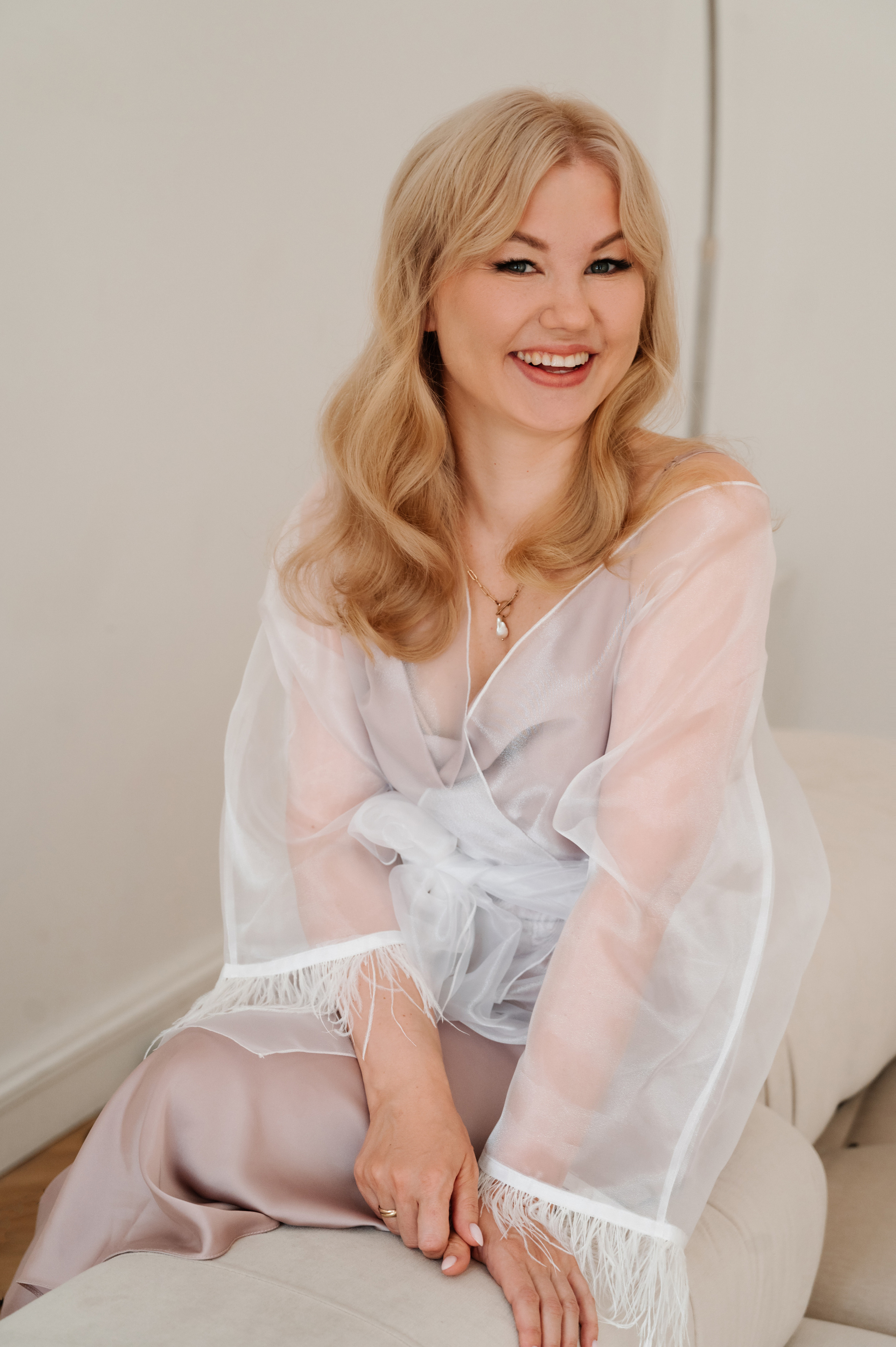 Евгения. Профессиональный фотограф беременности в СПБ. Стильные фотосессии беременности в стиле минимализм и классическая фотография