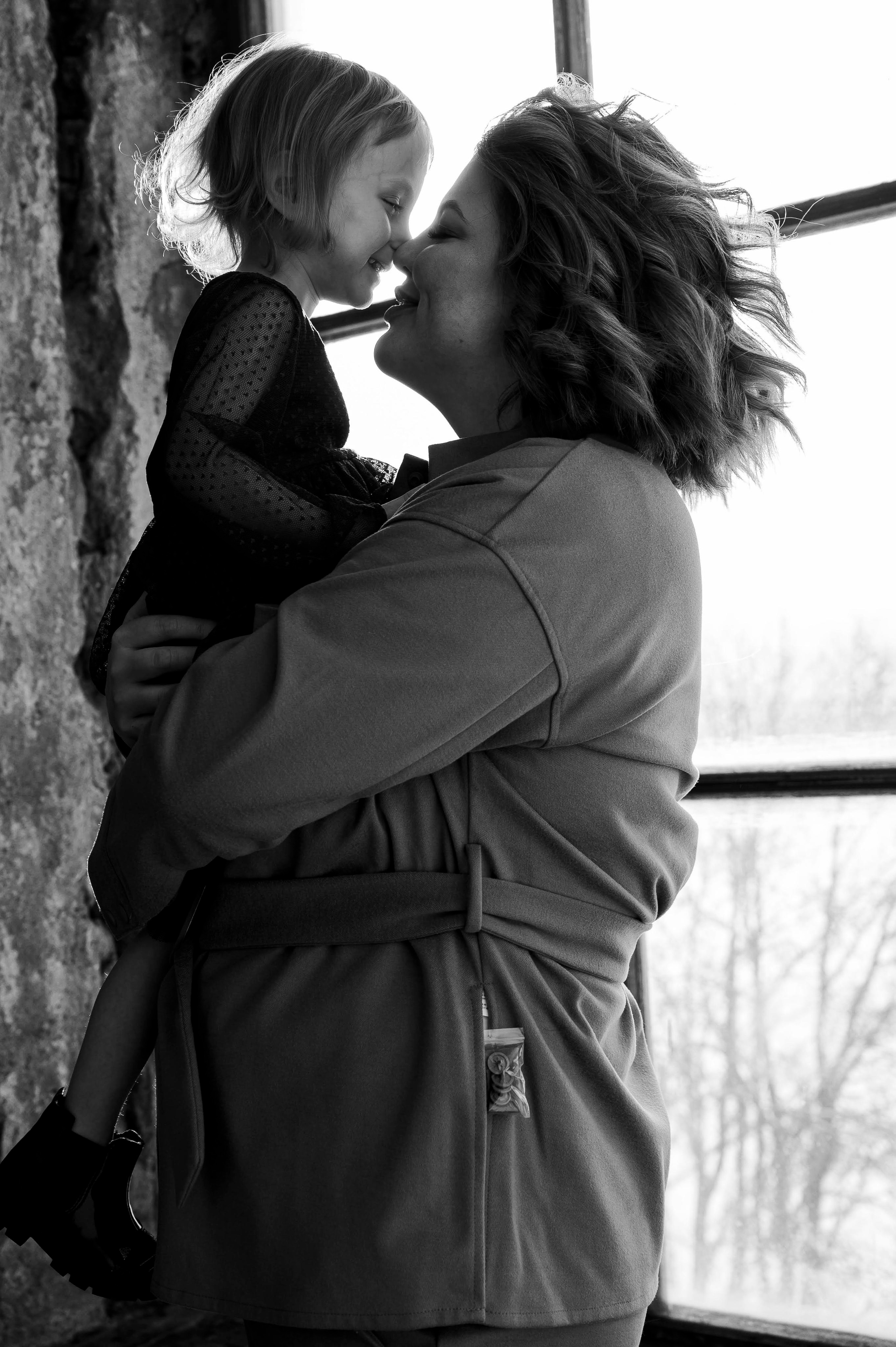 Виктория. Профессиональный фотограф беременности в СПБ. Стильные фотосессии беременности в стиле минимализм и классическая фотография